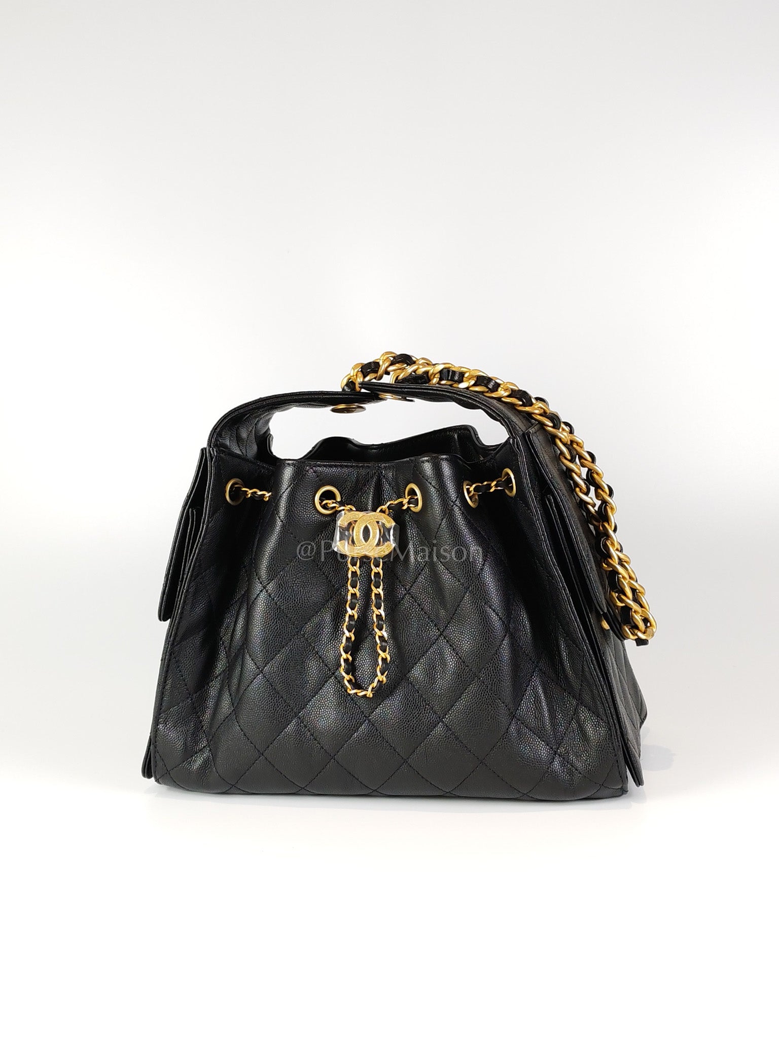 25 Small in Black Caviar Leather and Aged Gold Hardware (Microchip) | Purse Maison Luxury Bags Shop