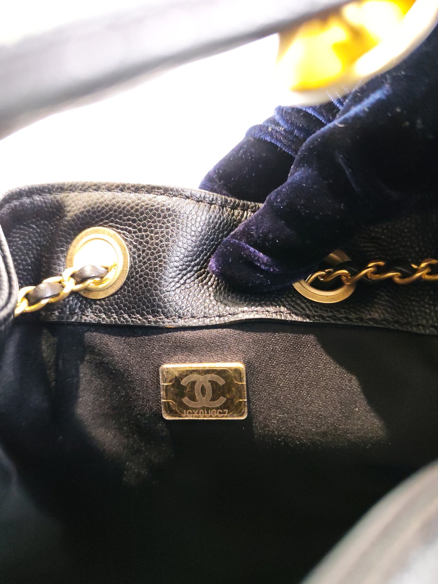 25 Small in Black Caviar Leather and Aged Gold Hardware (Microchip) | Purse Maison Luxury Bags Shop