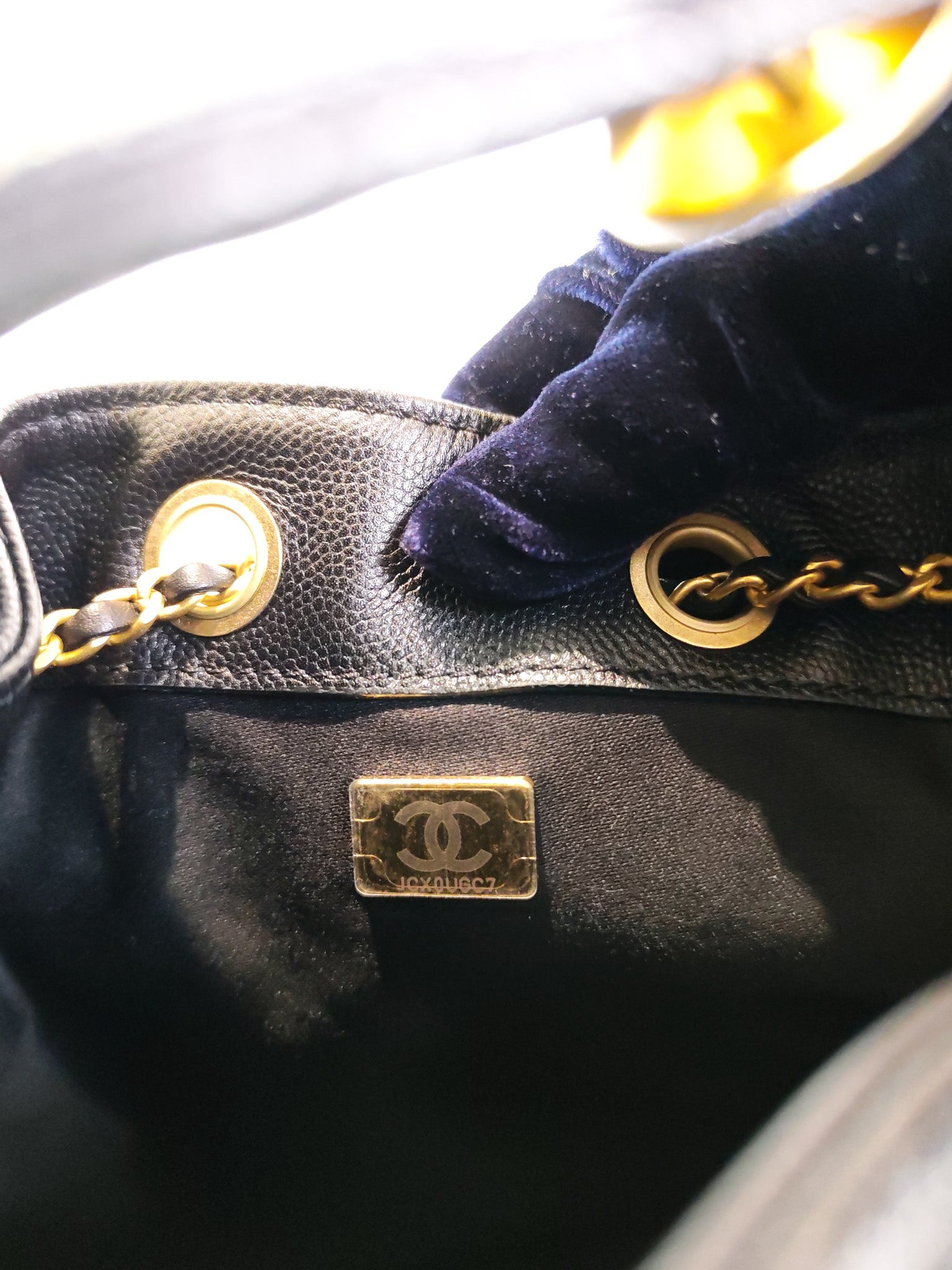 25 Small in Black Caviar Leather and Aged Gold Hardware (Microchip) | Purse Maison Luxury Bags Shop