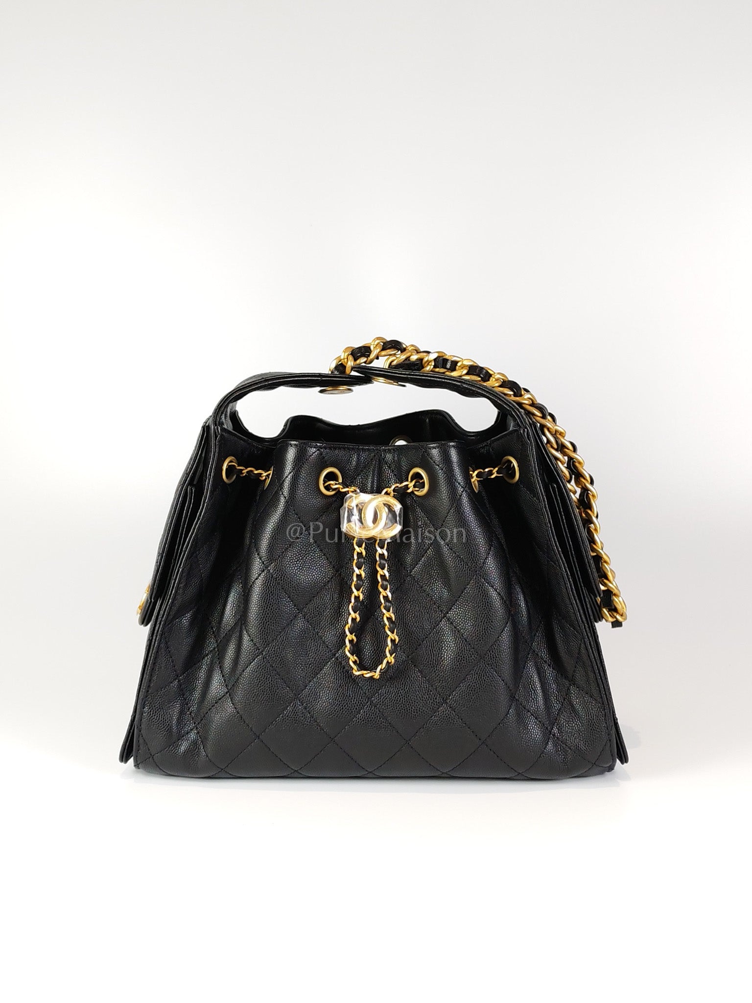 25 Small in Black Caviar Leather and Aged Gold Hardware (Microchip) | Purse Maison Luxury Bags Shop