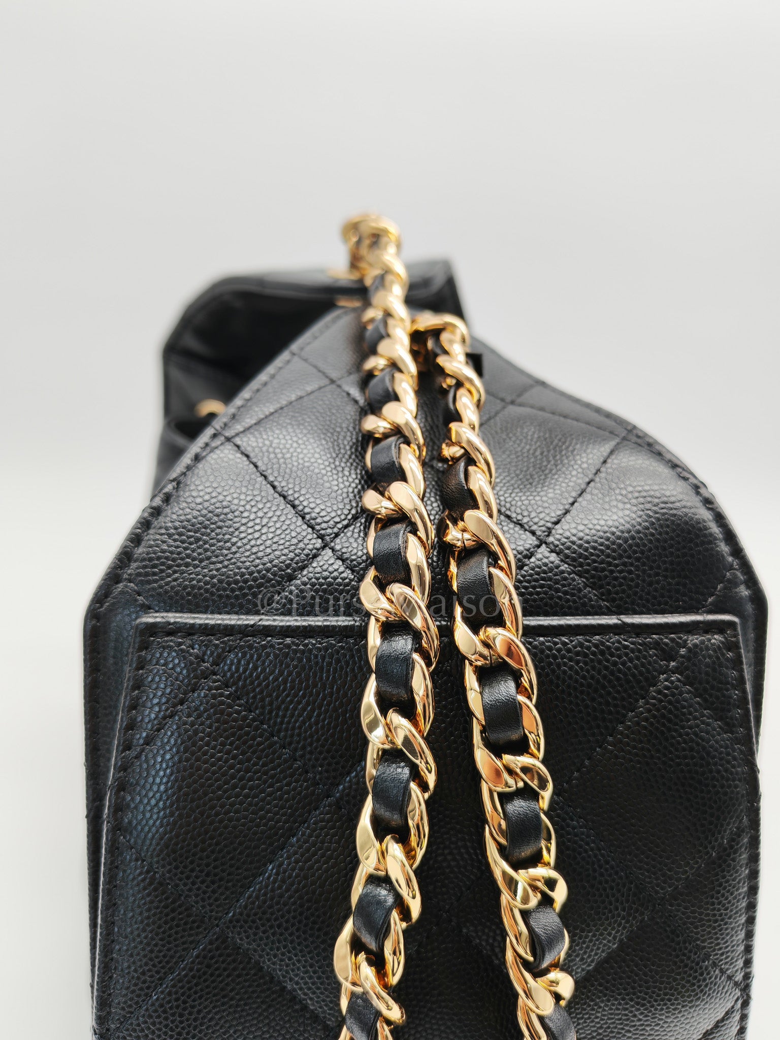 25 Small in Black Caviar Leather and Shiny Gold Hardware (Microchip) | Purse Maison Luxury Bags Shop
