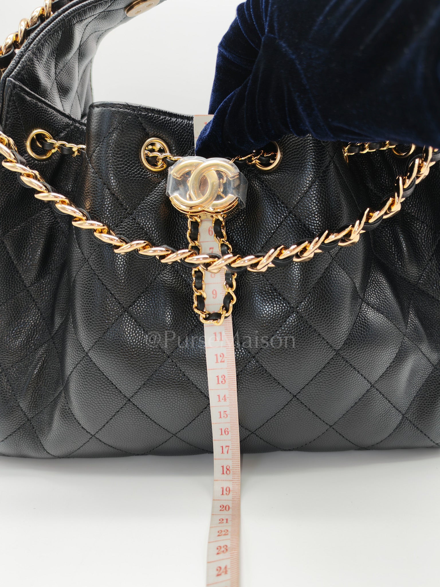 25 Small in Black Caviar Leather and Shiny Gold Hardware (Microchip) | Purse Maison Luxury Bags Shop