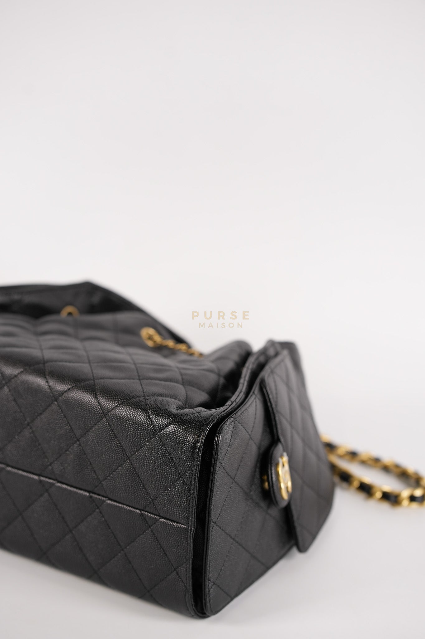 25 Small In Black in Caviar Leather and Aged Gold Hardware (Microchip) | Purse Maison Luxury Bags Shop