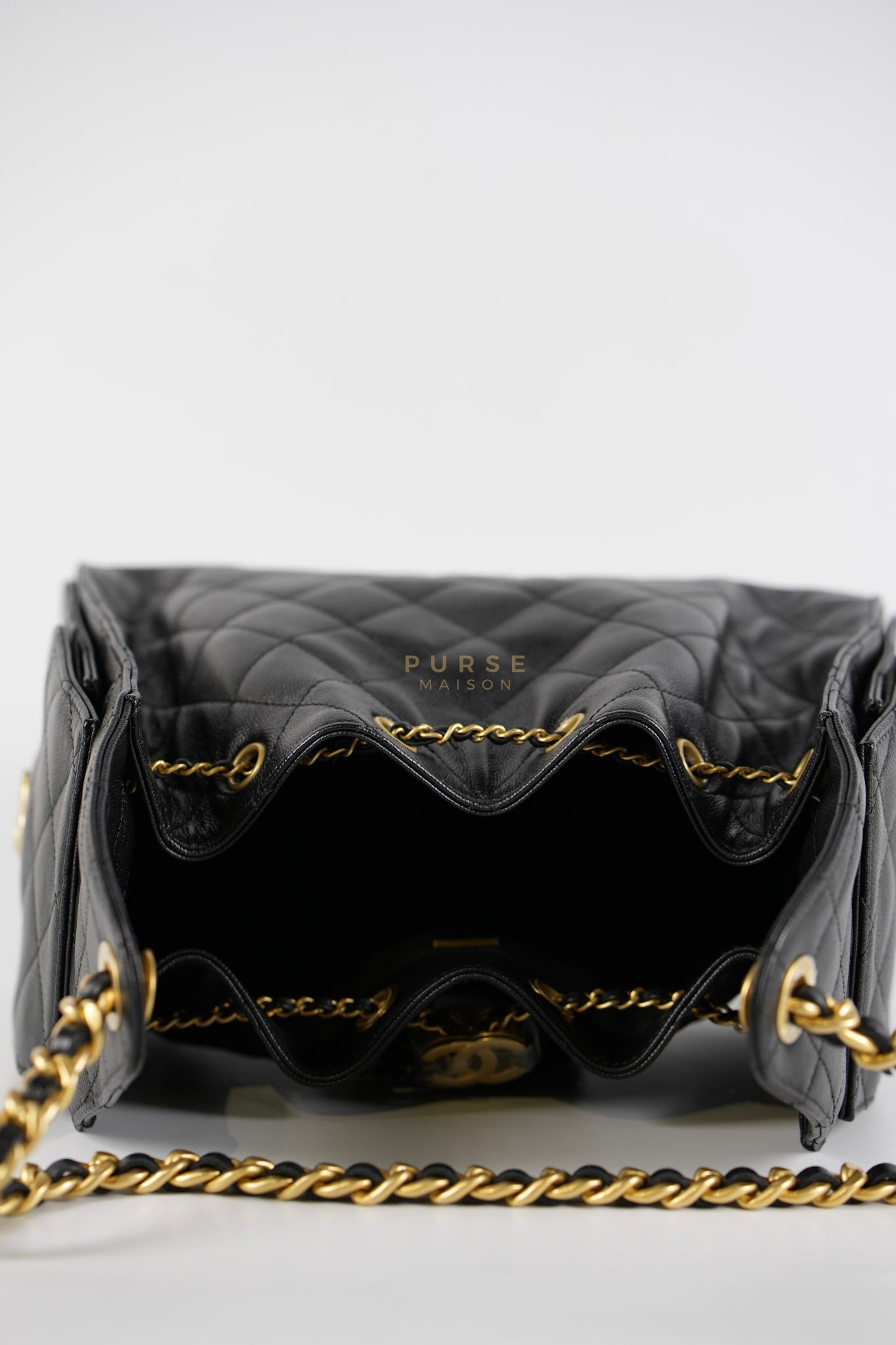 25 Small In Black in Caviar Leather and Aged Gold Hardware (Microchip) | Purse Maison Luxury Bags Shop