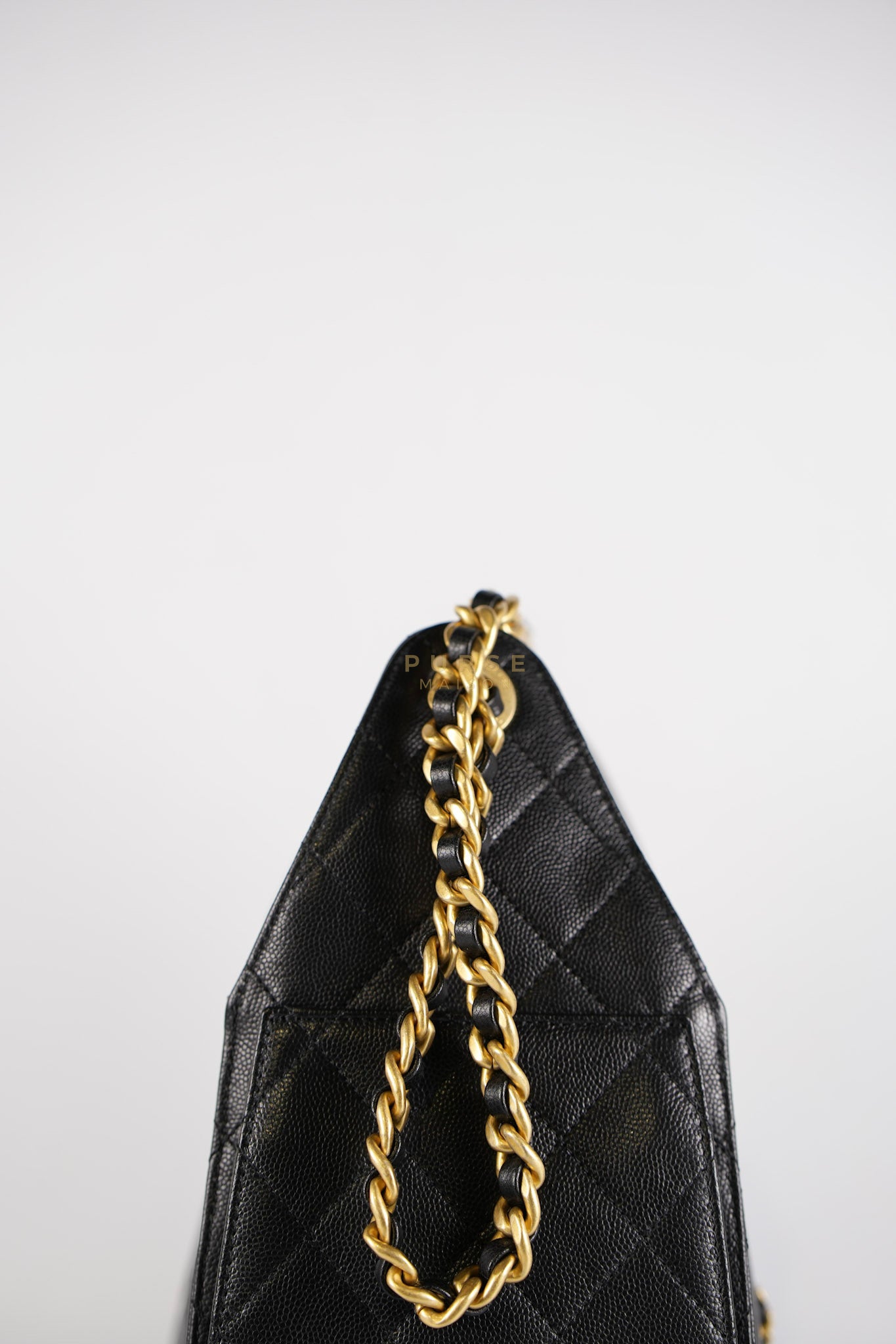 25 Small In Black in Caviar Leather and Aged Gold Hardware (Microchip) | Purse Maison Luxury Bags Shop