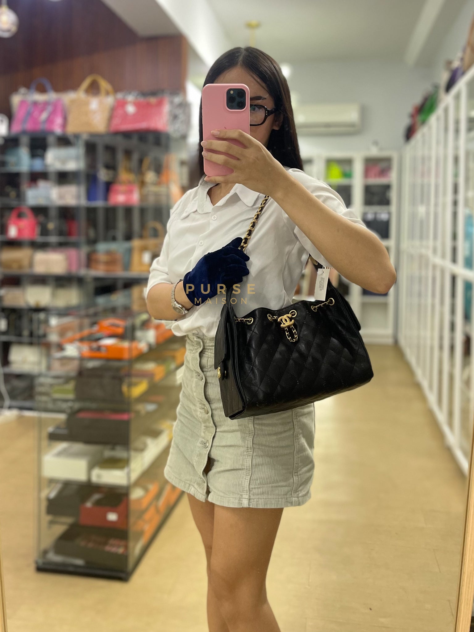 25 Small Black in Caviar Leather and Aged Gold Hardware (Microchip) | Purse Maison Luxury Bags Shop