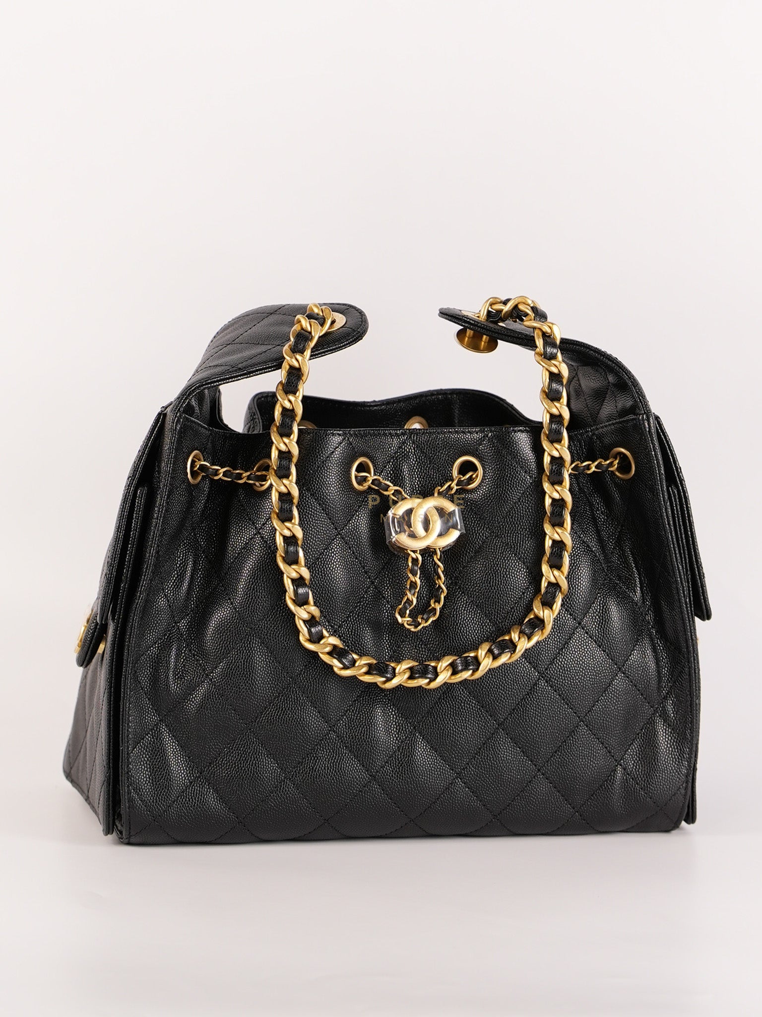 25 Small In Black in Caviar Leather and Aged Gold Hardware (Microchip) | Purse Maison Luxury Bags Shop