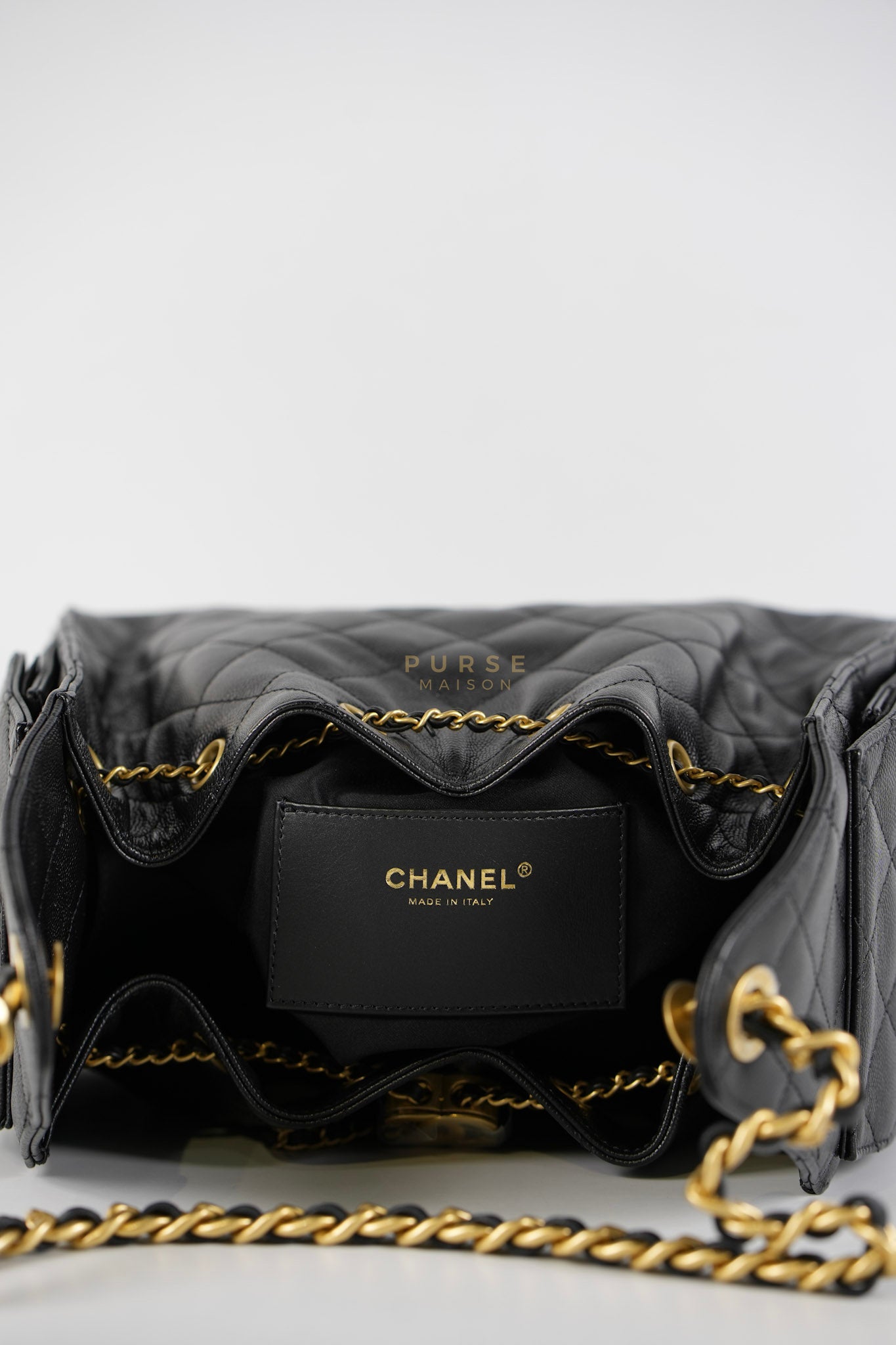 25 Small In Black in Caviar Leather and Aged Gold Hardware (Microchip) | Purse Maison Luxury Bags Shop