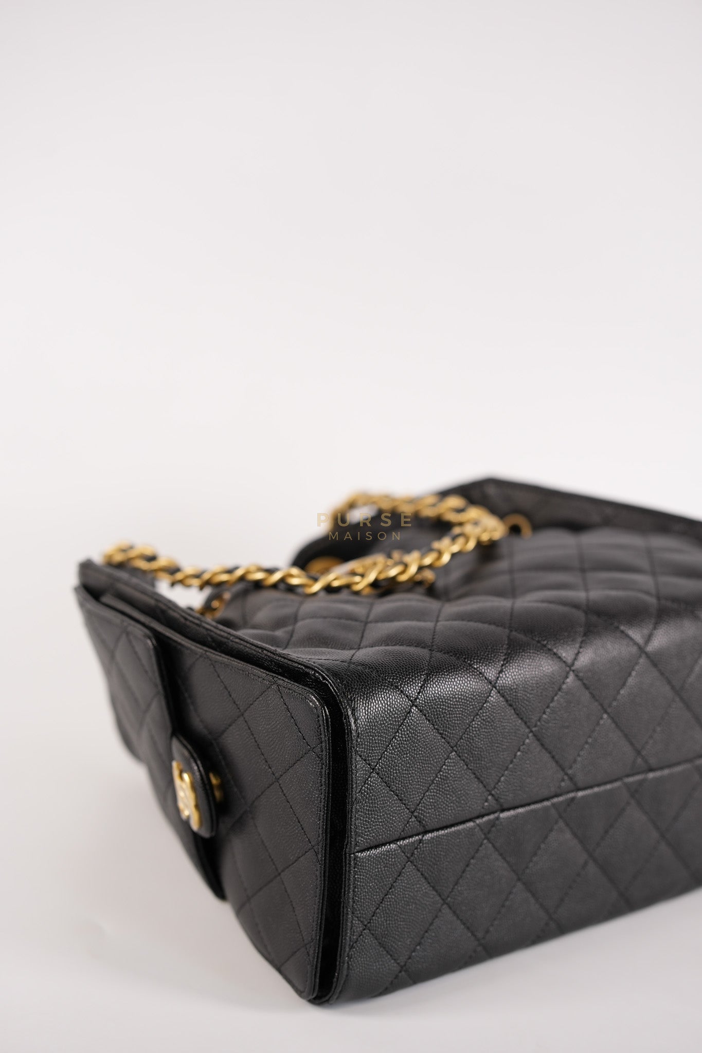 25 Small In Black in Caviar Leather and Aged Gold Hardware (Microchip) | Purse Maison Luxury Bags Shop
