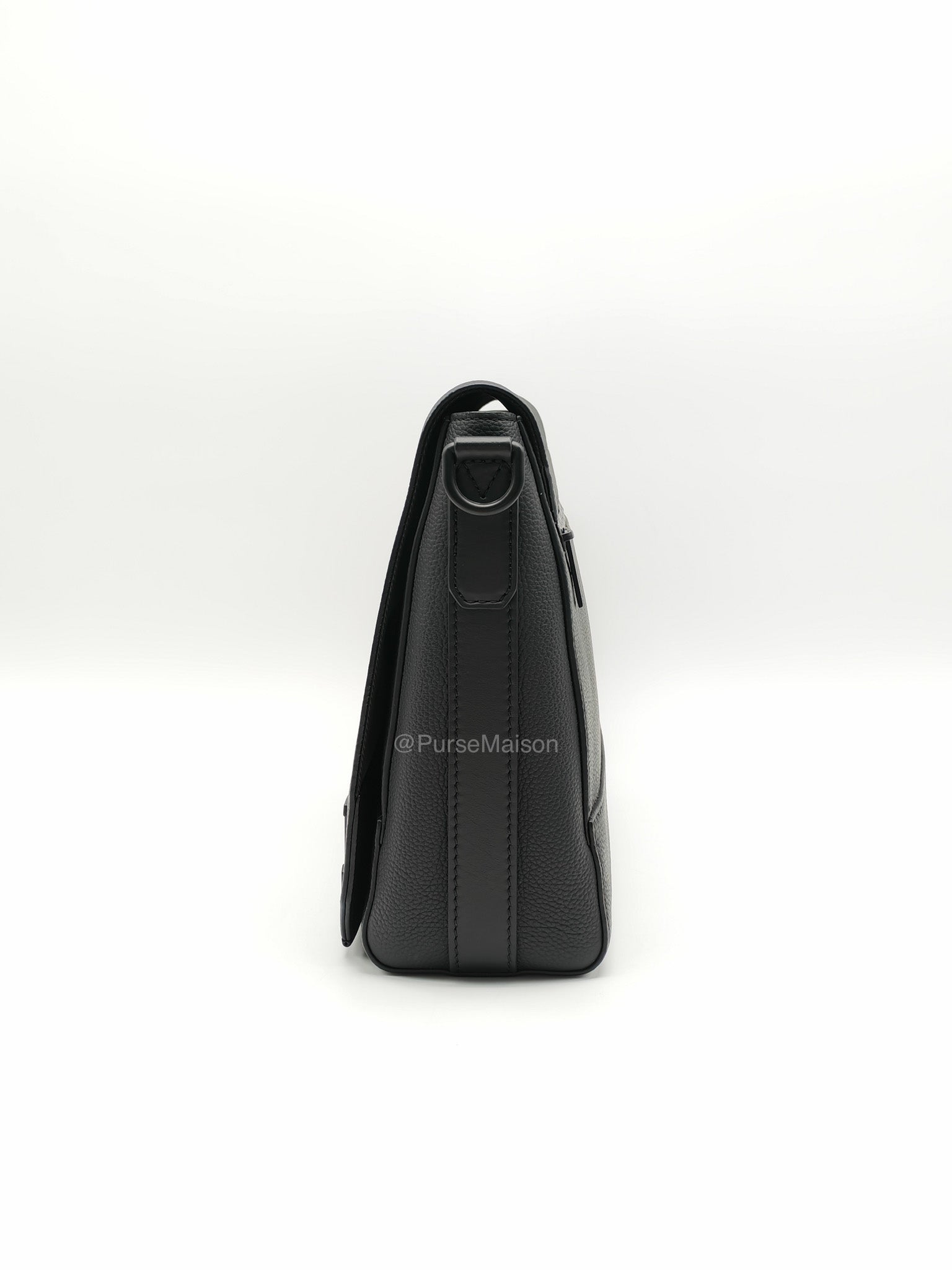 Louis Vuitton Aerogram Takeoff Messenger Bag in Black Grained Leather (Microchip)