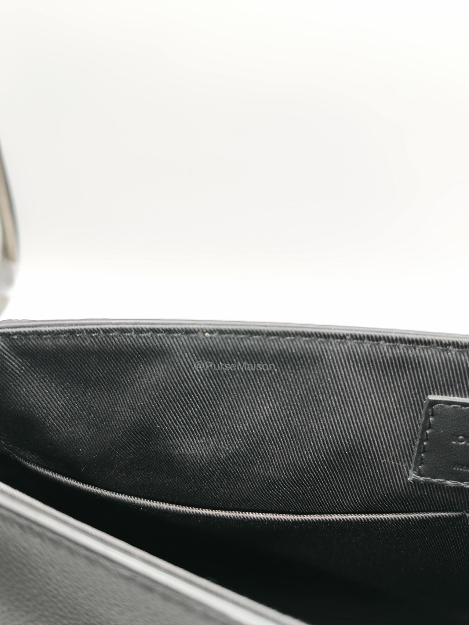 Louis Vuitton Aerogram Takeoff Messenger Bag in Black Grained Leather (Microchip)
