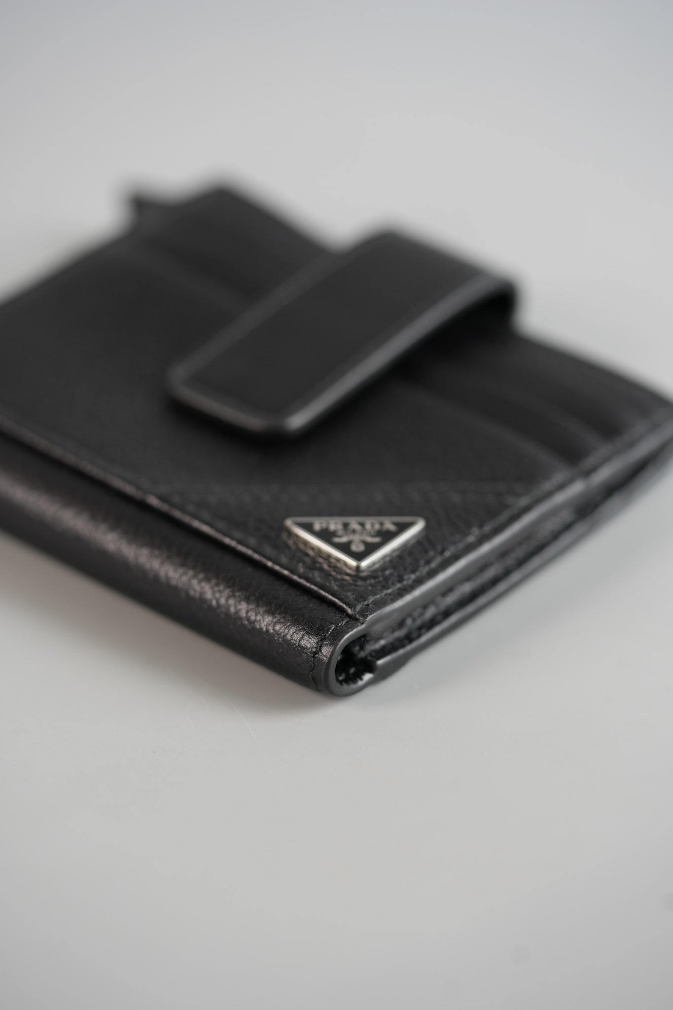 2MC066 Portacarte in Black Vitello Micro Grain Leather Wallet | Purse Maison Luxury Bags Shop