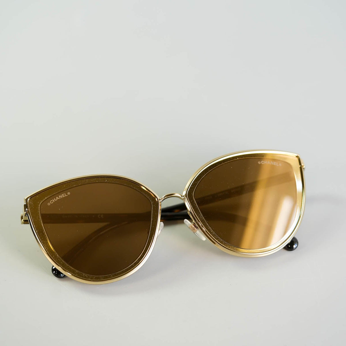 395/T6 Gold Metal Cat Eye Sunglasses Purse Maison
