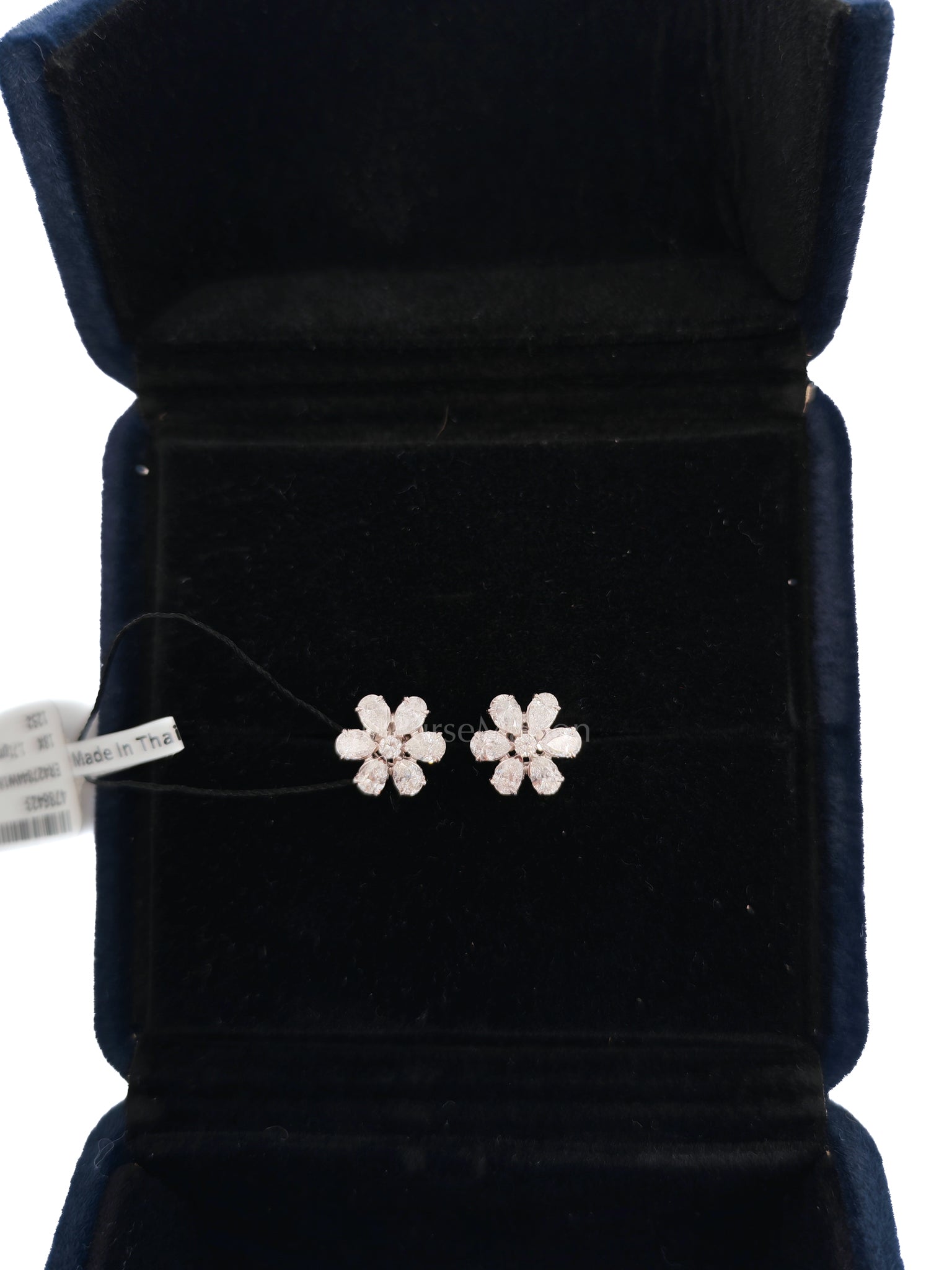 18k 1.71gms. 1.03cts Natural Diamond White Gold Earrings