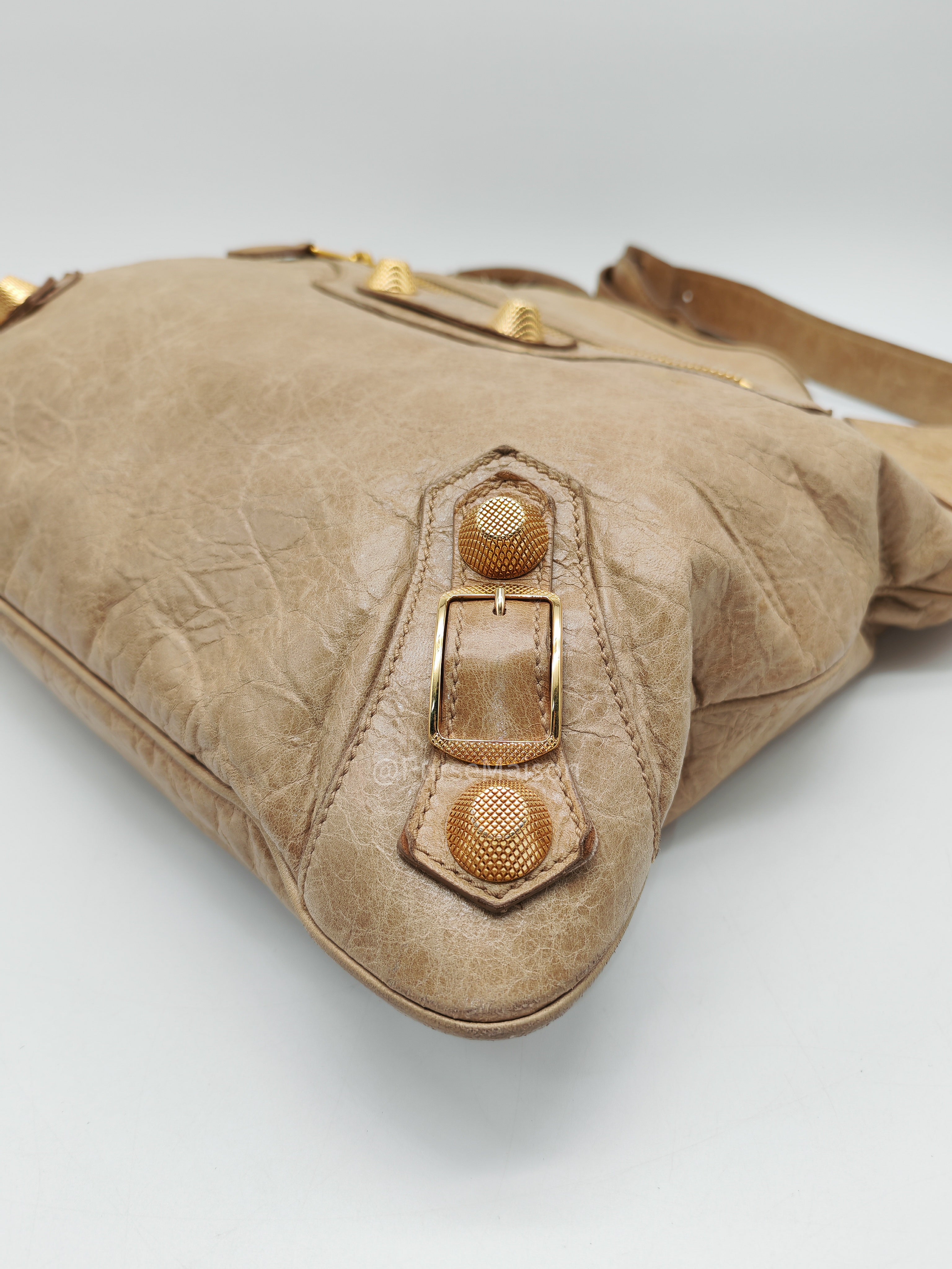 Balenciaga Giant 21 Part Time Bag in Beige Distressed Lambskin Leather Gold Hardware