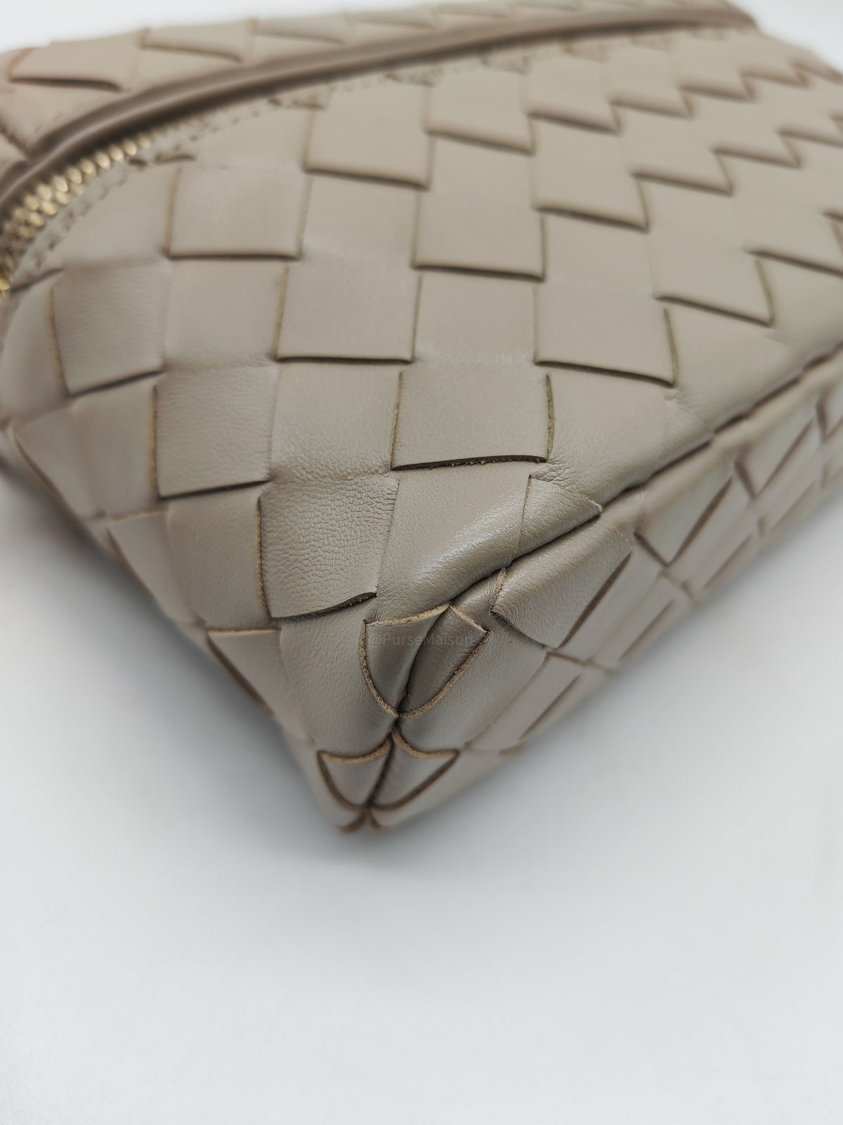 Bottega Veneta Bang Bang Vanity Case Bag in Beige Woven Intrecciato Calfskin Leather and Gold Hardware