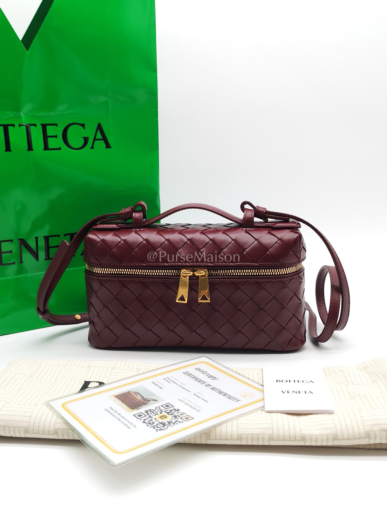 Bottega Veneta Bang Bang Interciato Leather Vanity Case in Burgundy