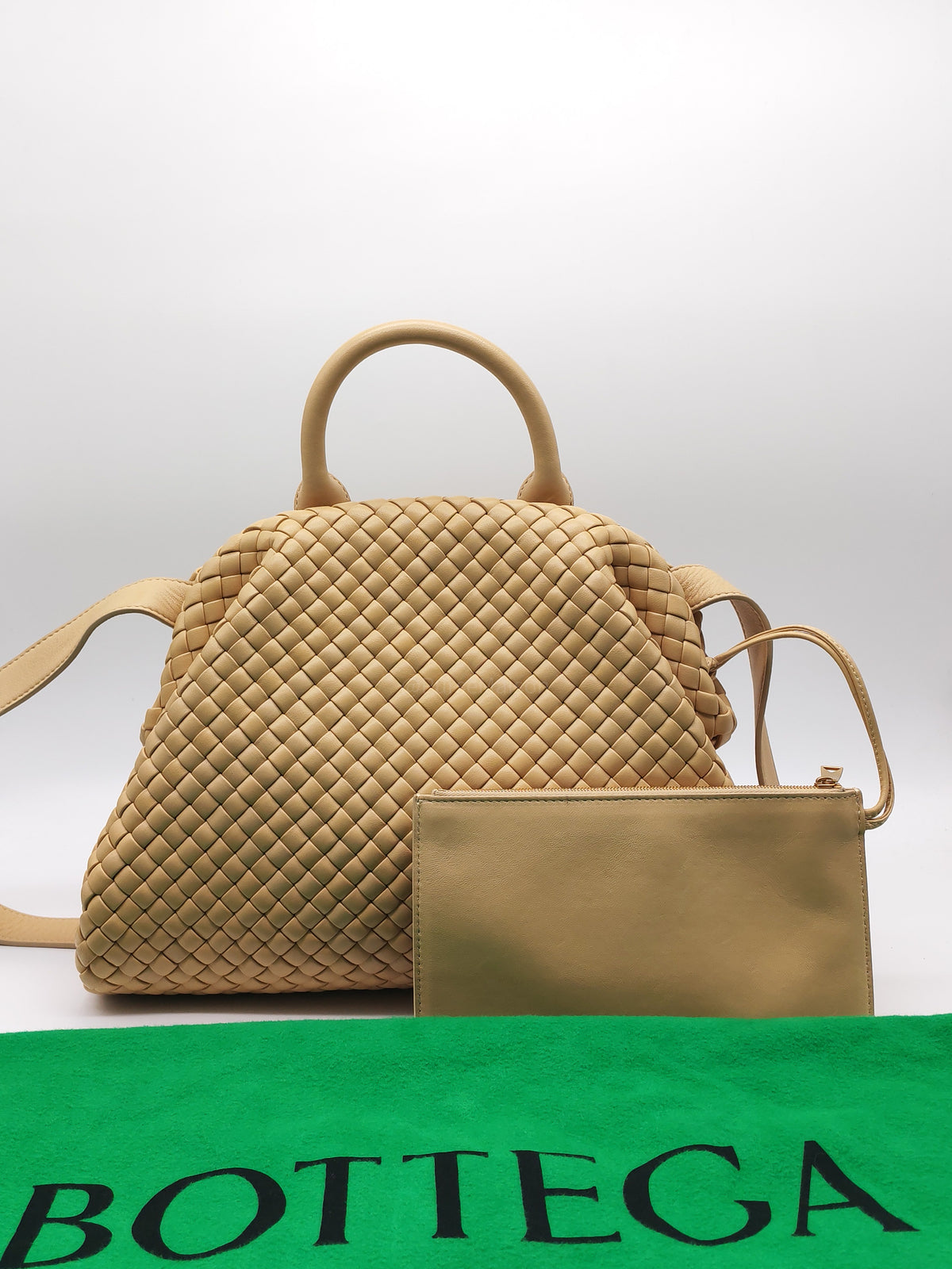 Bottega Veneta Porridge The Top Handle Tote Bag in Padded Nappa Intercciato Leather