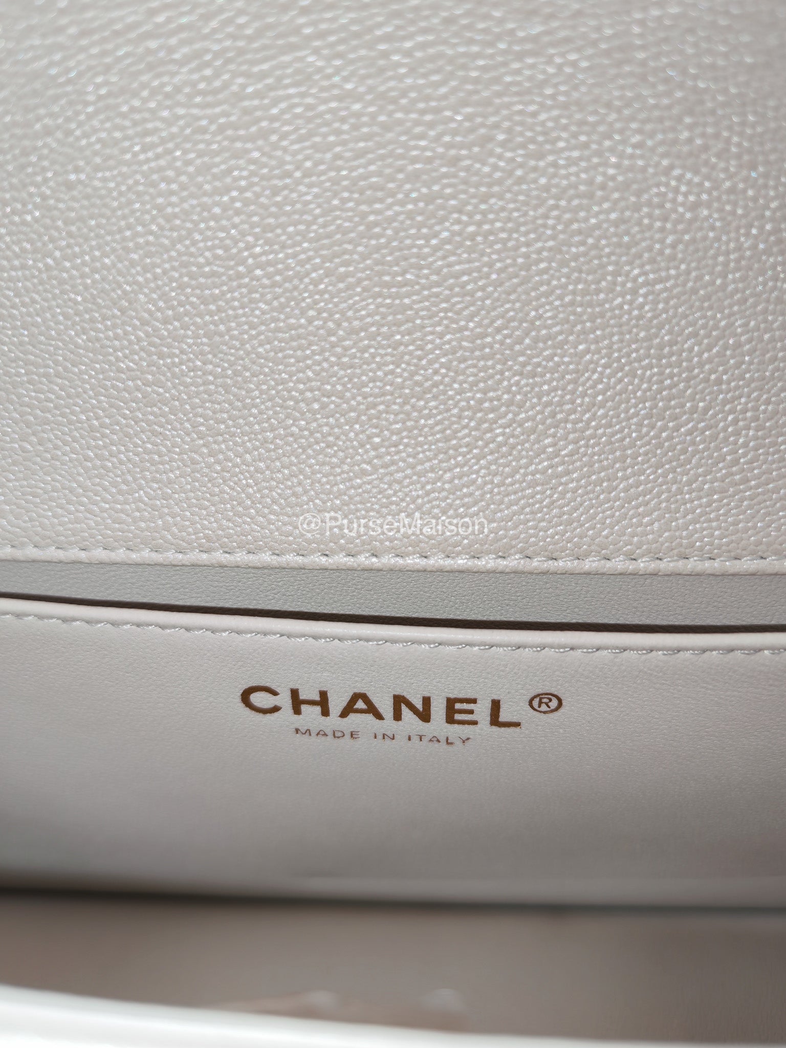 Chanel Boy Old Medium in Off-White Iridescent Quilted Caviar Leather and Aged Gold Hardware (Microchip)