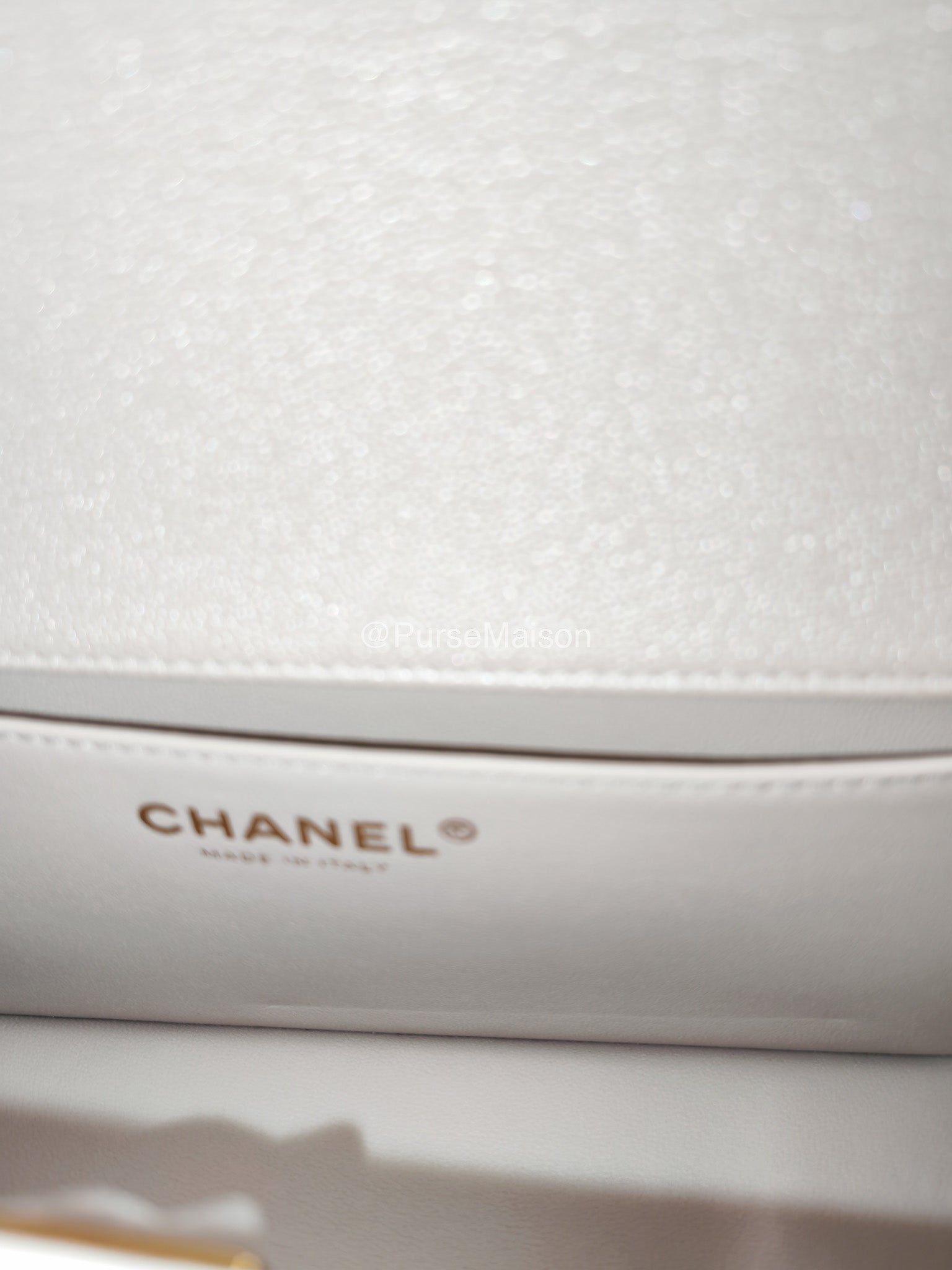 Chanel Boy Old Medium in Off-White Iridescent Quilted Caviar Leather and Aged Gold Hardware (Microchip)