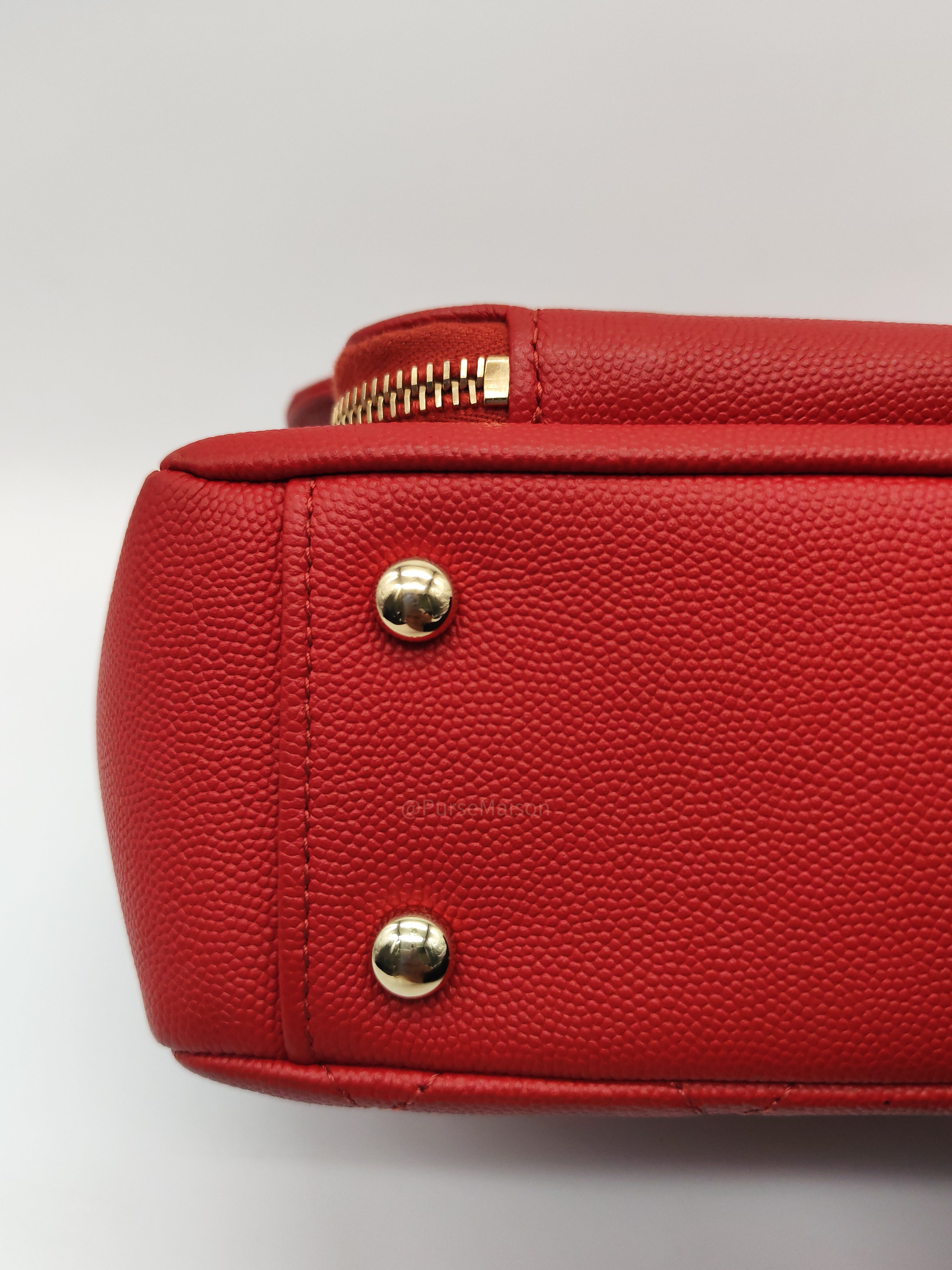 Chanel Business Affinity Flap Bag Medium in Red Caviar Leather and Gold Hardware Series 28