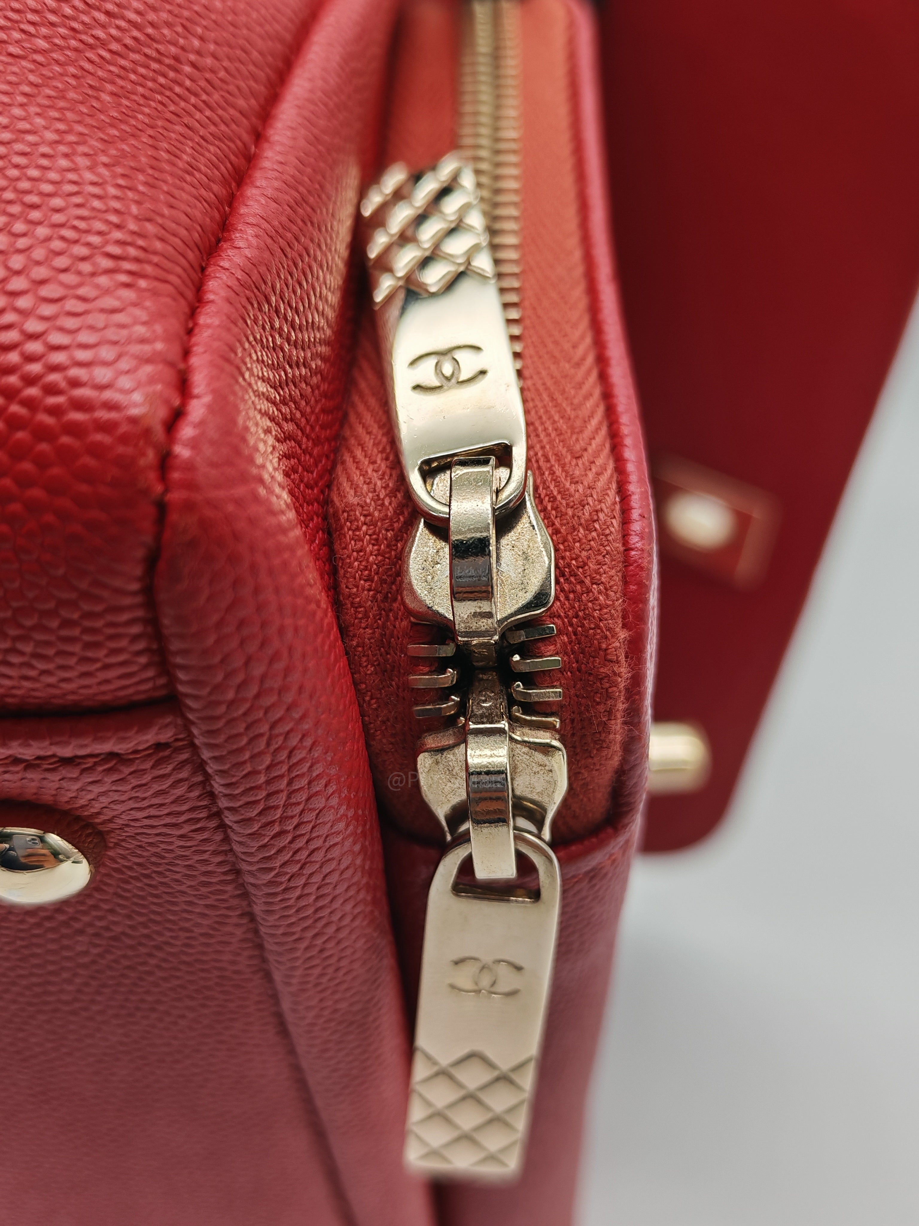 Chanel Business Affinity Flap Bag Medium in Red Caviar Leather and Gold Hardware Series 28