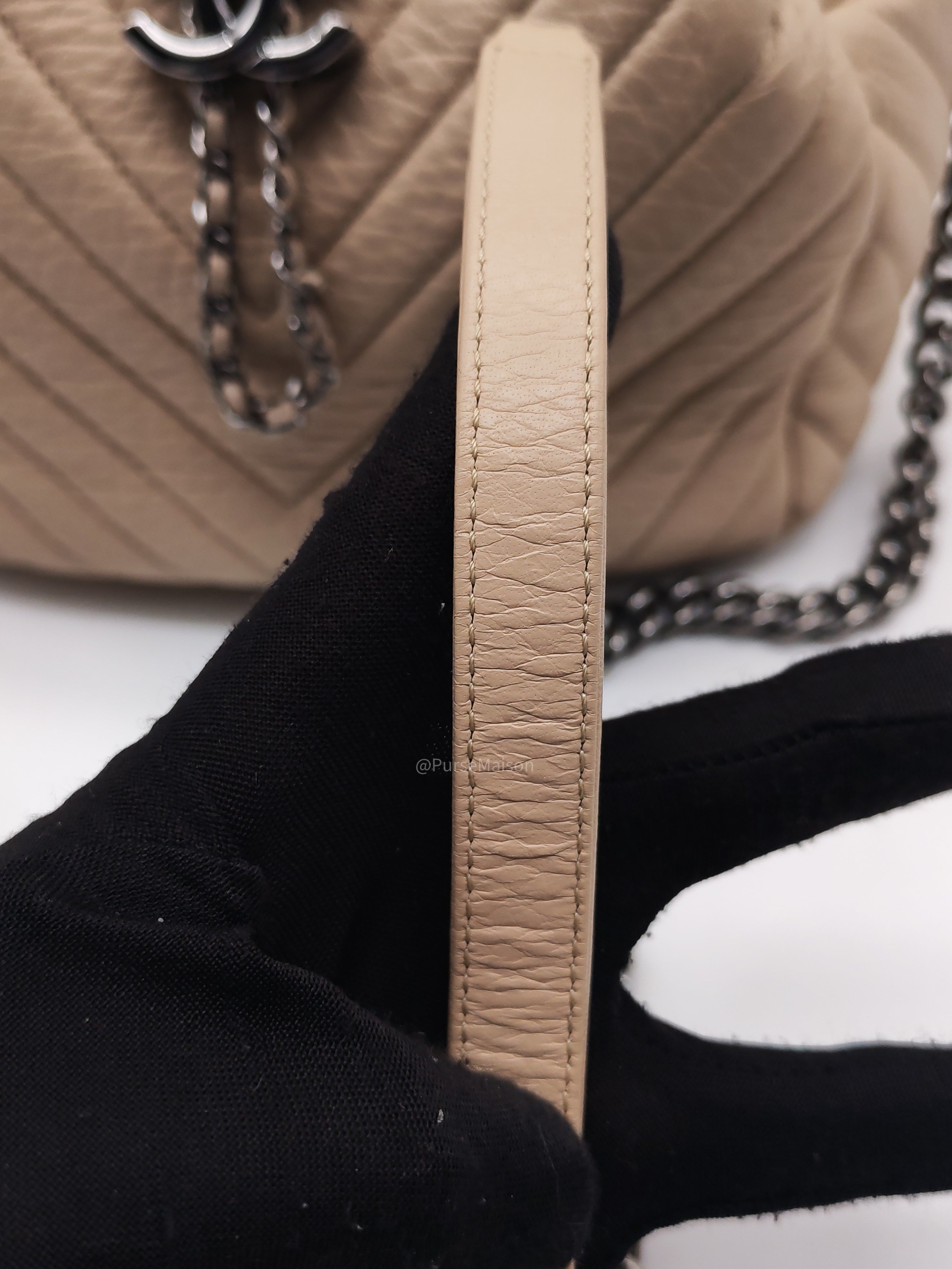 Chanel Chevron Drawstring Bucket Bag in Beige Calfskin Leather and Silver Hardware Series 23