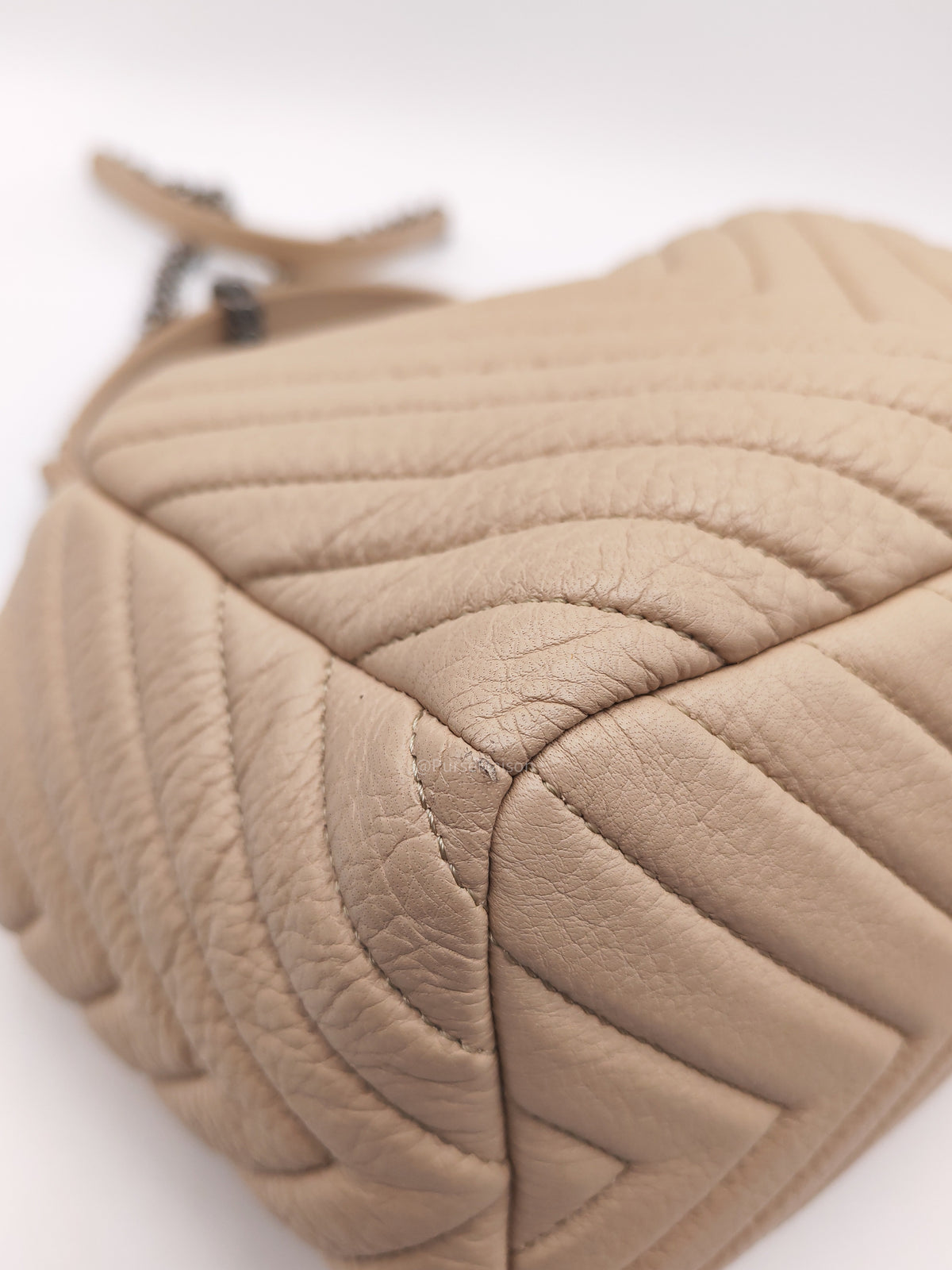Chanel Chevron Drawstring Bucket Bag in Beige Calfskin Leather and Silver Hardware Series 23