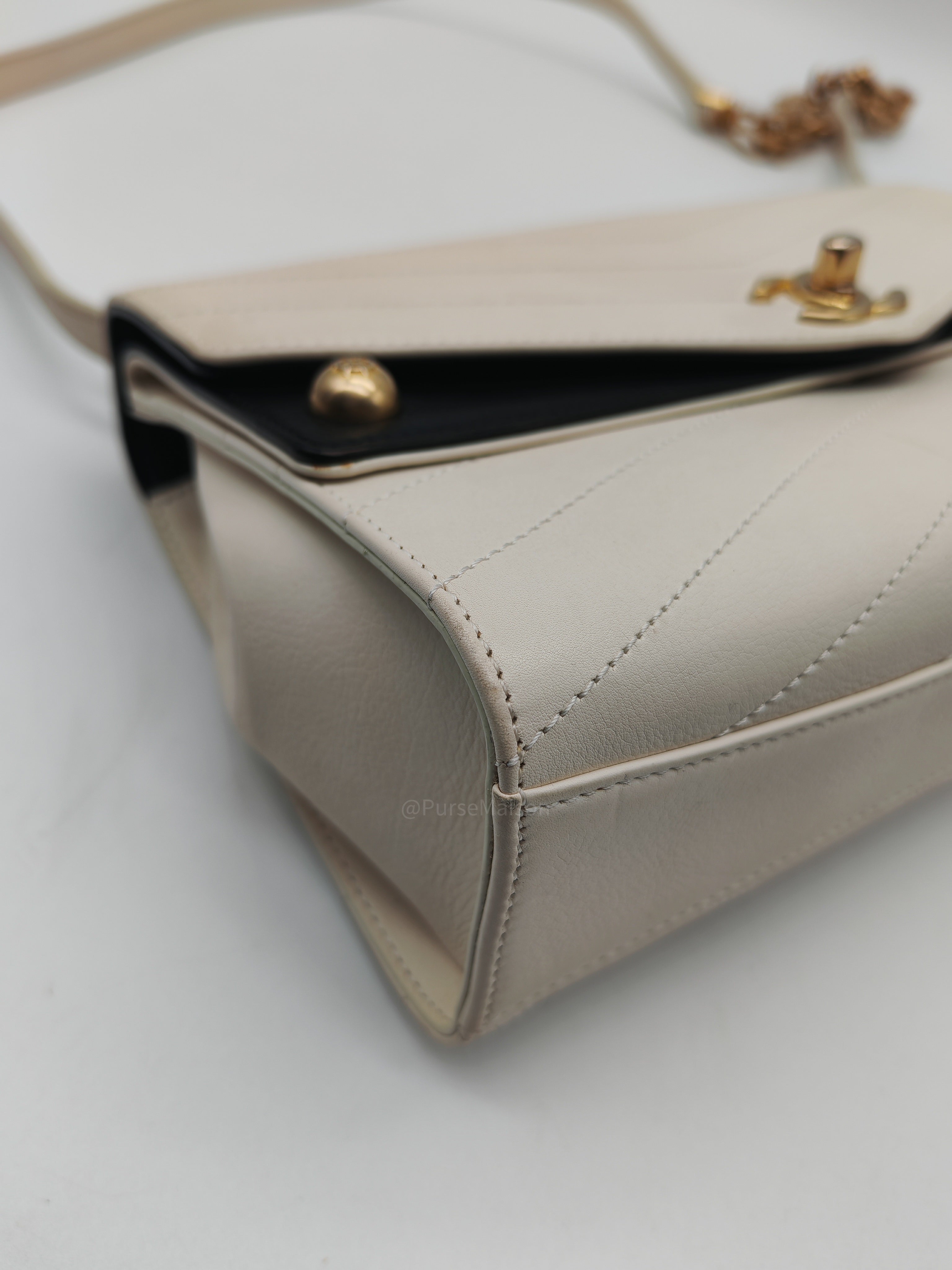 Chanel Envelope Flap Bag in White Chevron Calfskin Leather and Gold Hardware Series 27