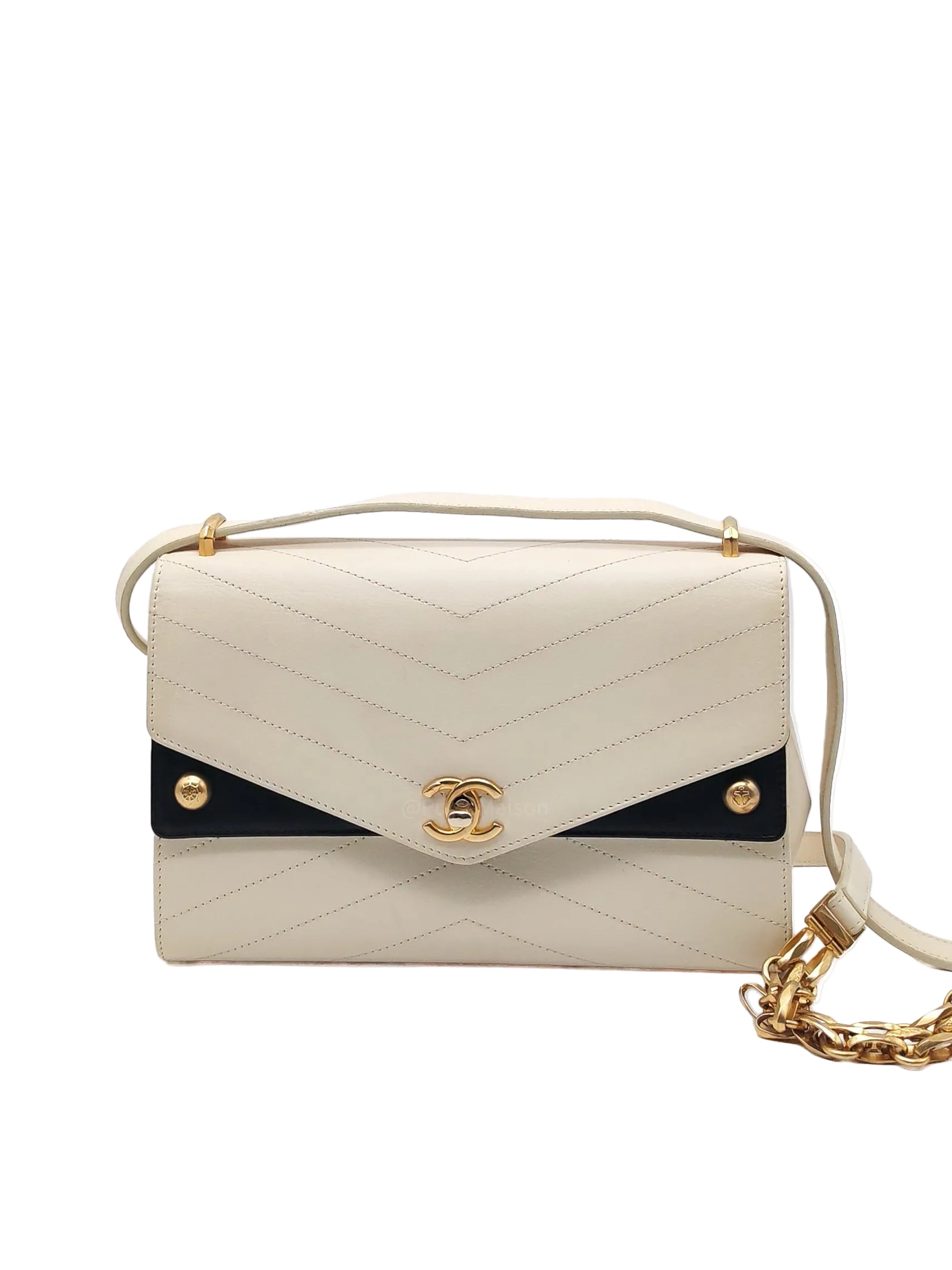 Chanel Envelope Flap Bag in White Chevron Calfskin Leather and Gold Hardware Series 27