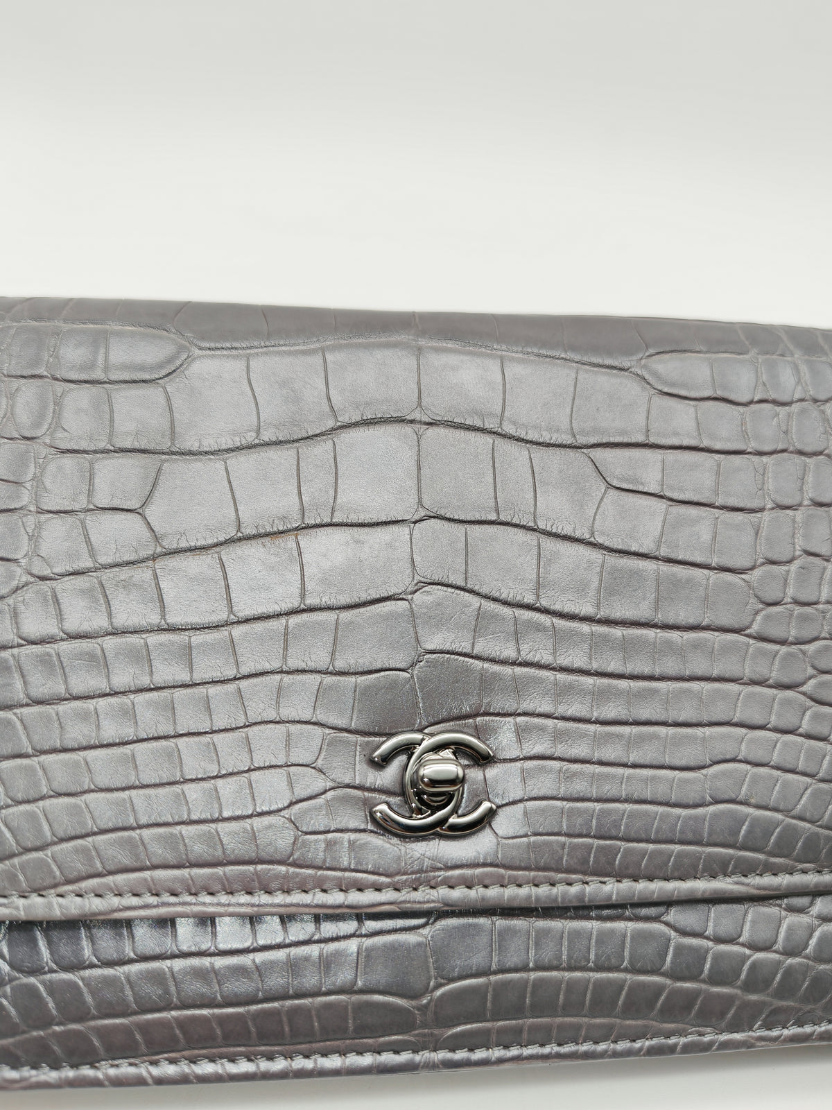 Chanel Classic Wallet on Chain (WOC) in Metallic Gray Alligator Leather and Silver Hardware Series 25