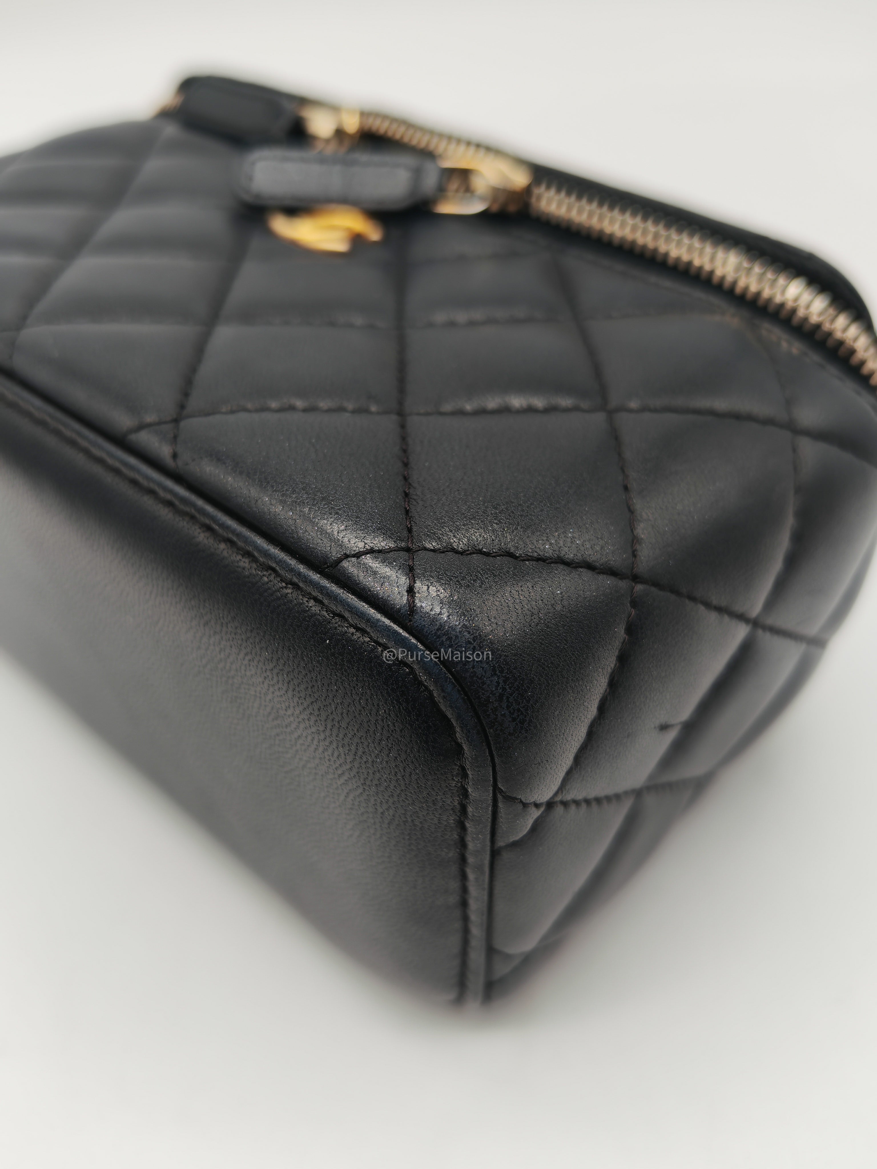 Chanel Pearl Crush Vanity Case Small in Navy Blue Lambskin Leather and Gold Hardware Series 31