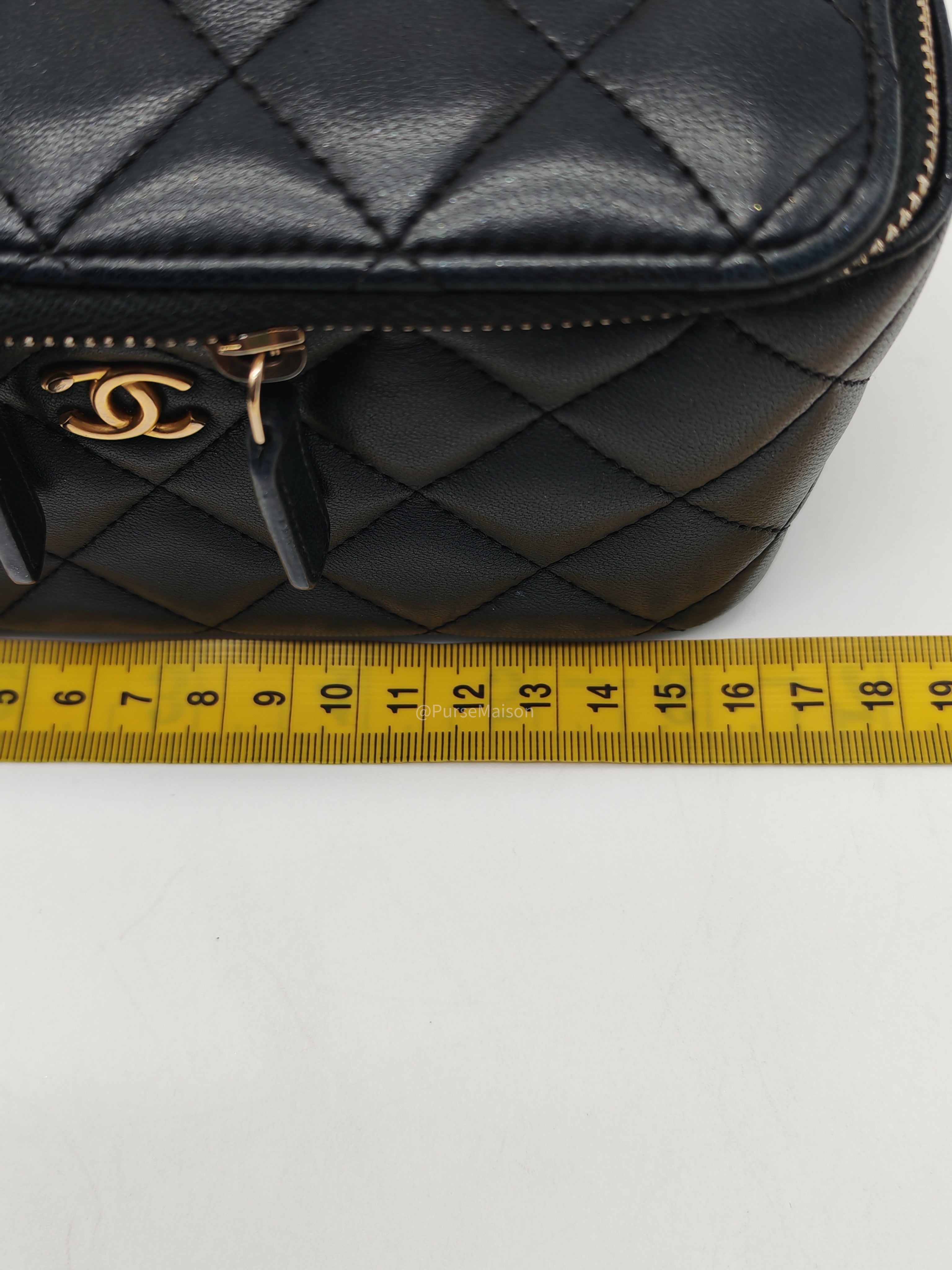 Chanel Pearl Crush Vanity Case Small in Navy Blue Lambskin Leather and Gold Hardware Series 31
