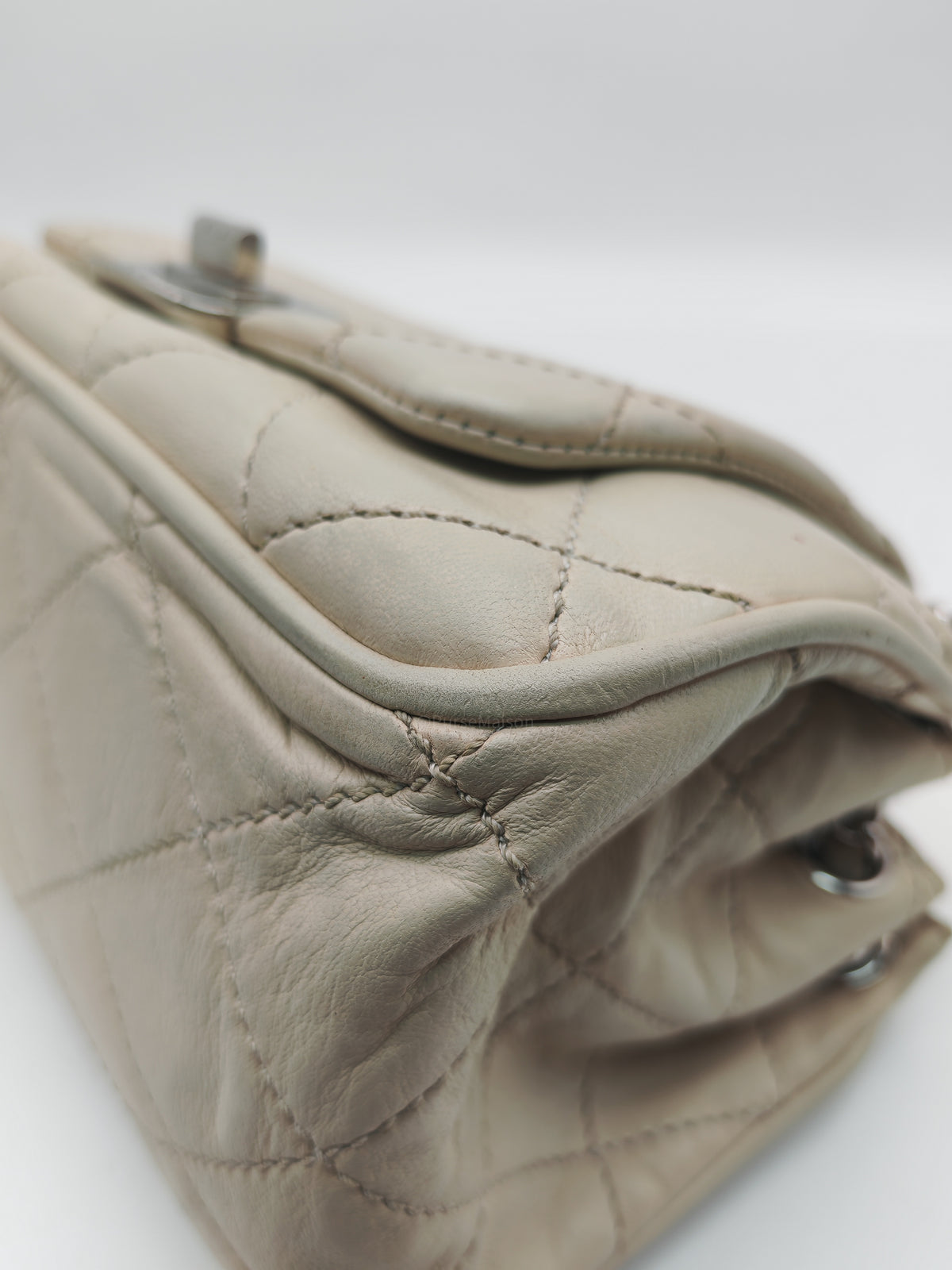 Chanel Vintage Ultimate Stitch 2.55 Reissue Flap Bag in Beige Cream Lambskin Leather Silver Hardware (Series 10)