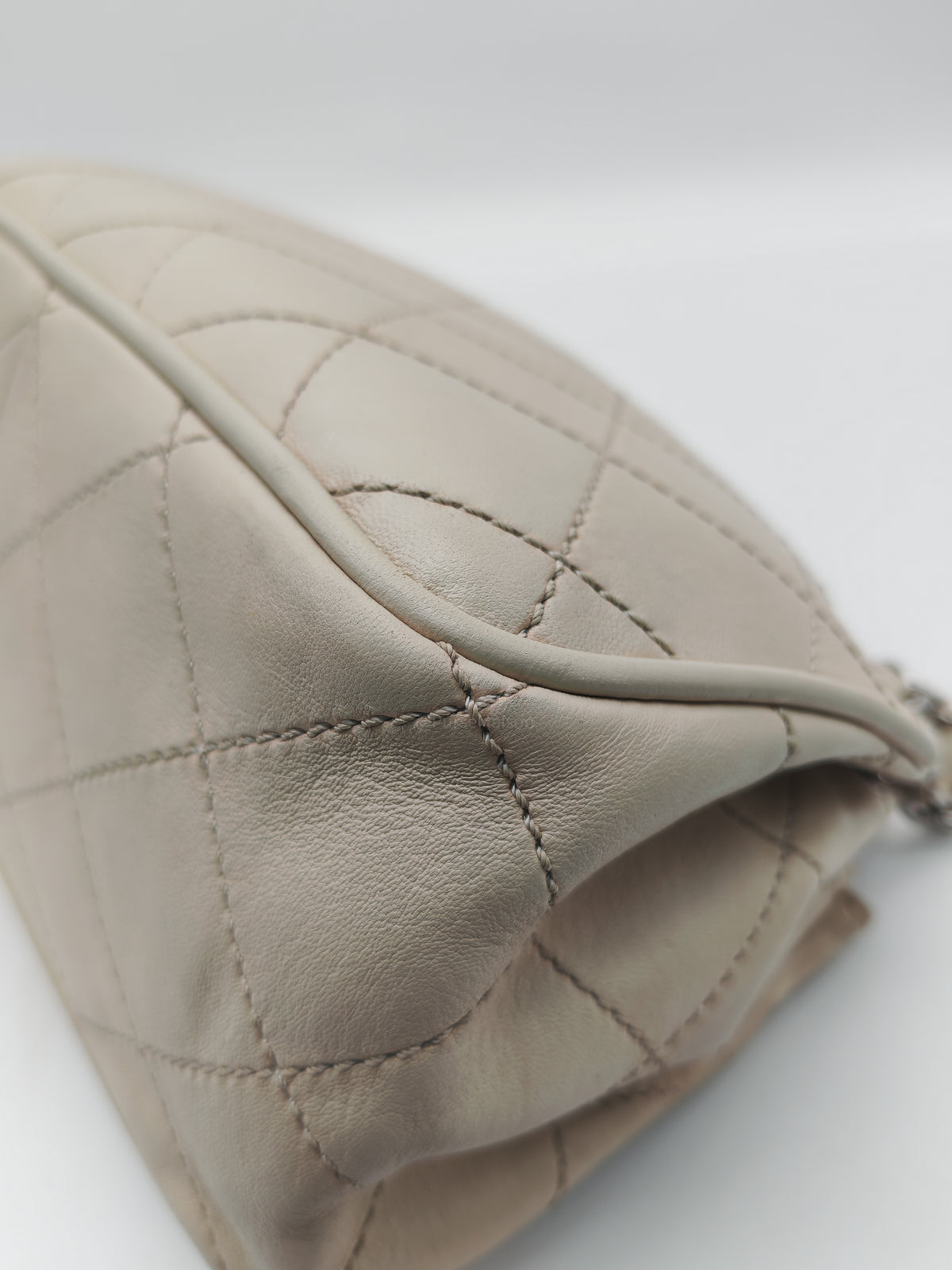 Chanel Vintage Ultimate Stitch 2.55 Reissue Flap Bag in Beige Cream Lambskin Leather Silver Hardware (Series 10)
