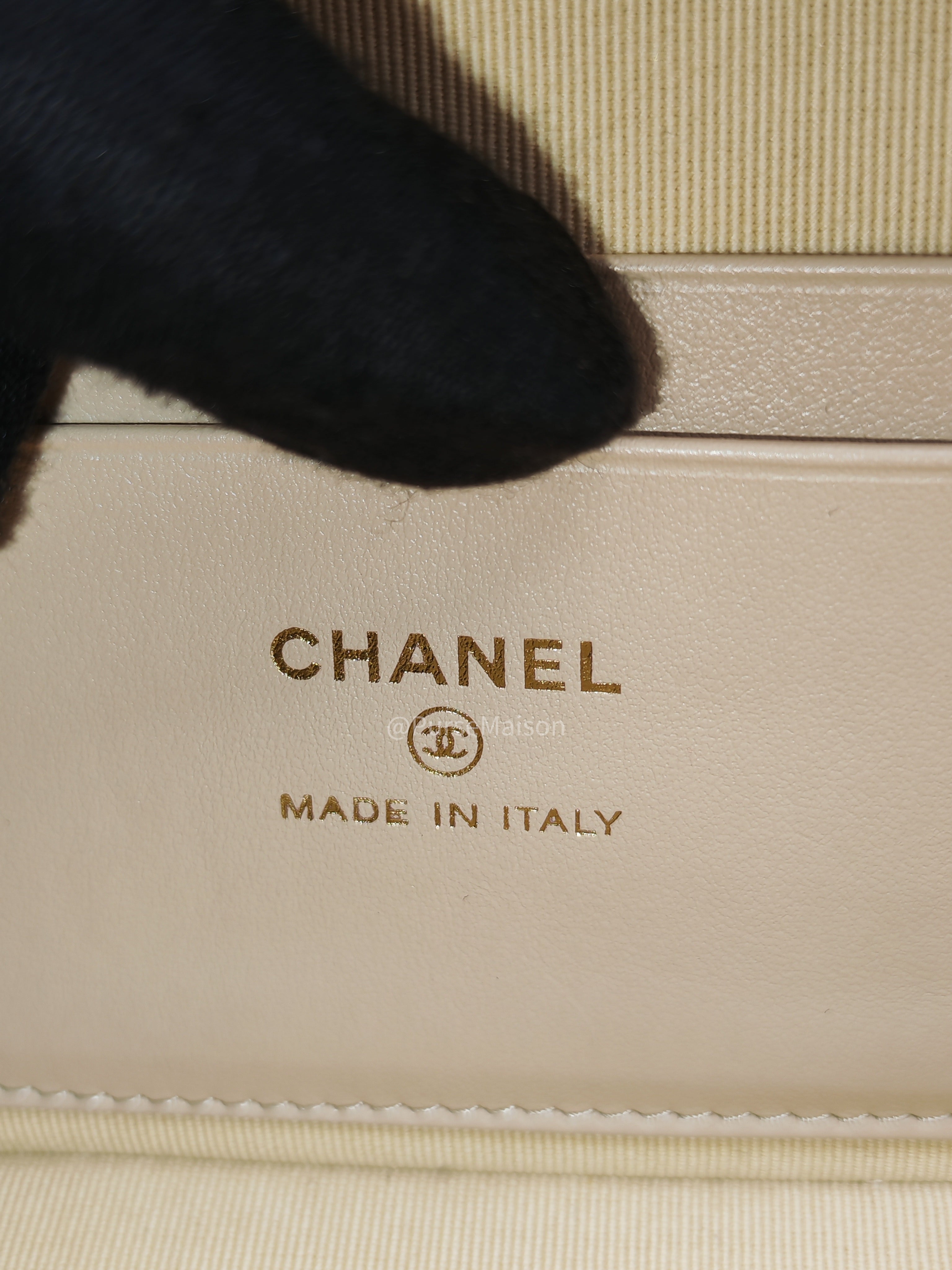 Chanel Top Handle Vanity Case in Light Beige Caviar Leather Light Gold Hardware (Microchip)