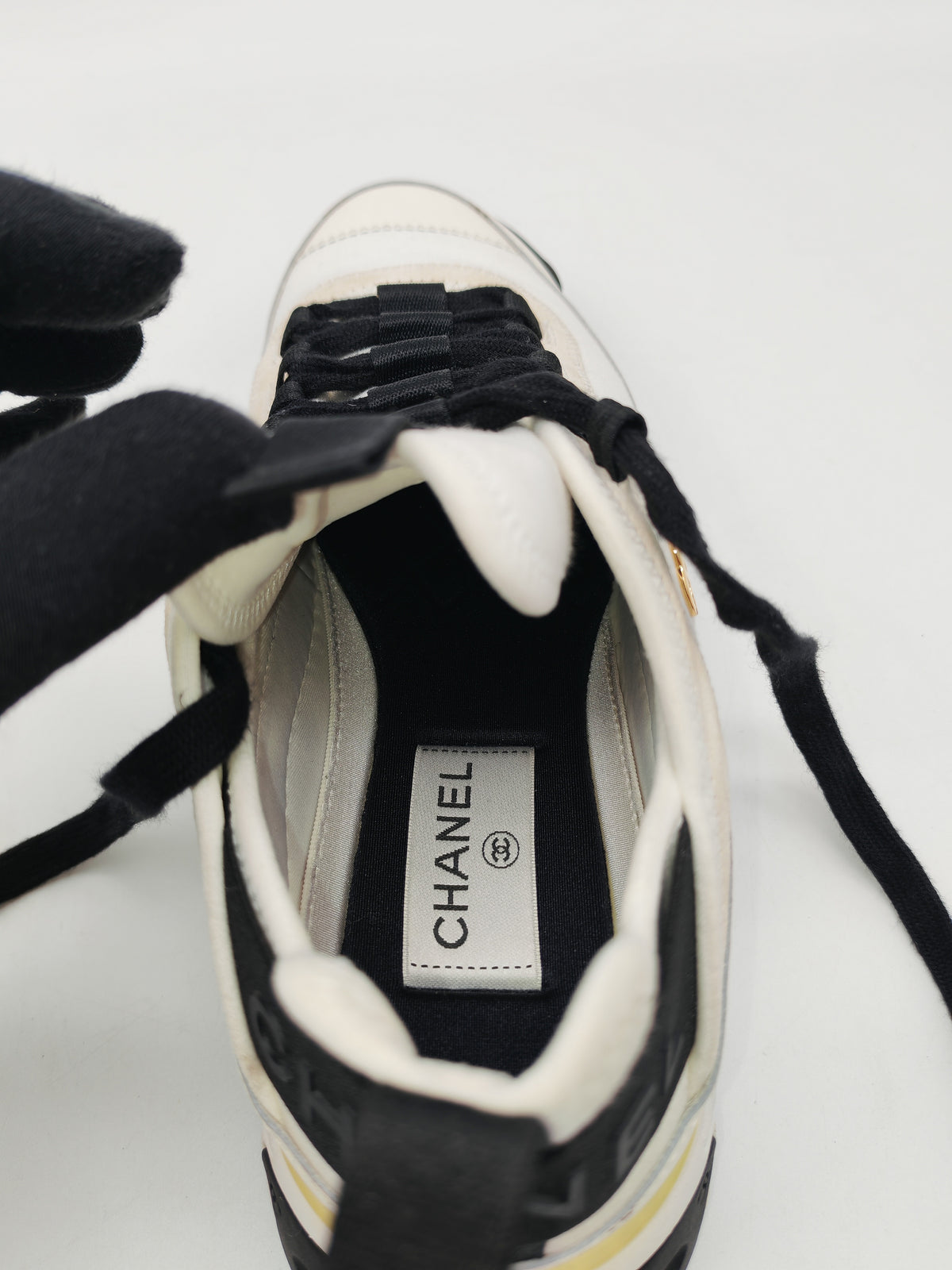 Chanel Velvet Calfskin and Mixed Fibers CC Sneakers Size 39.5 EU (29 cm)