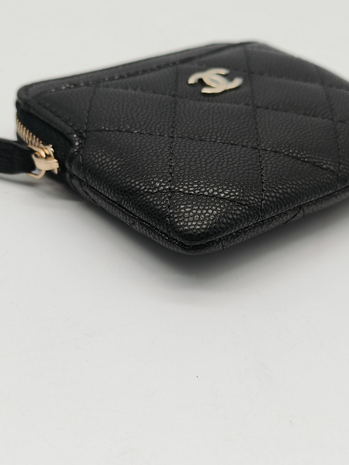 Chanel Zipped Card Holder Medium in Black Caviar Leather Light Gold (Microchip)