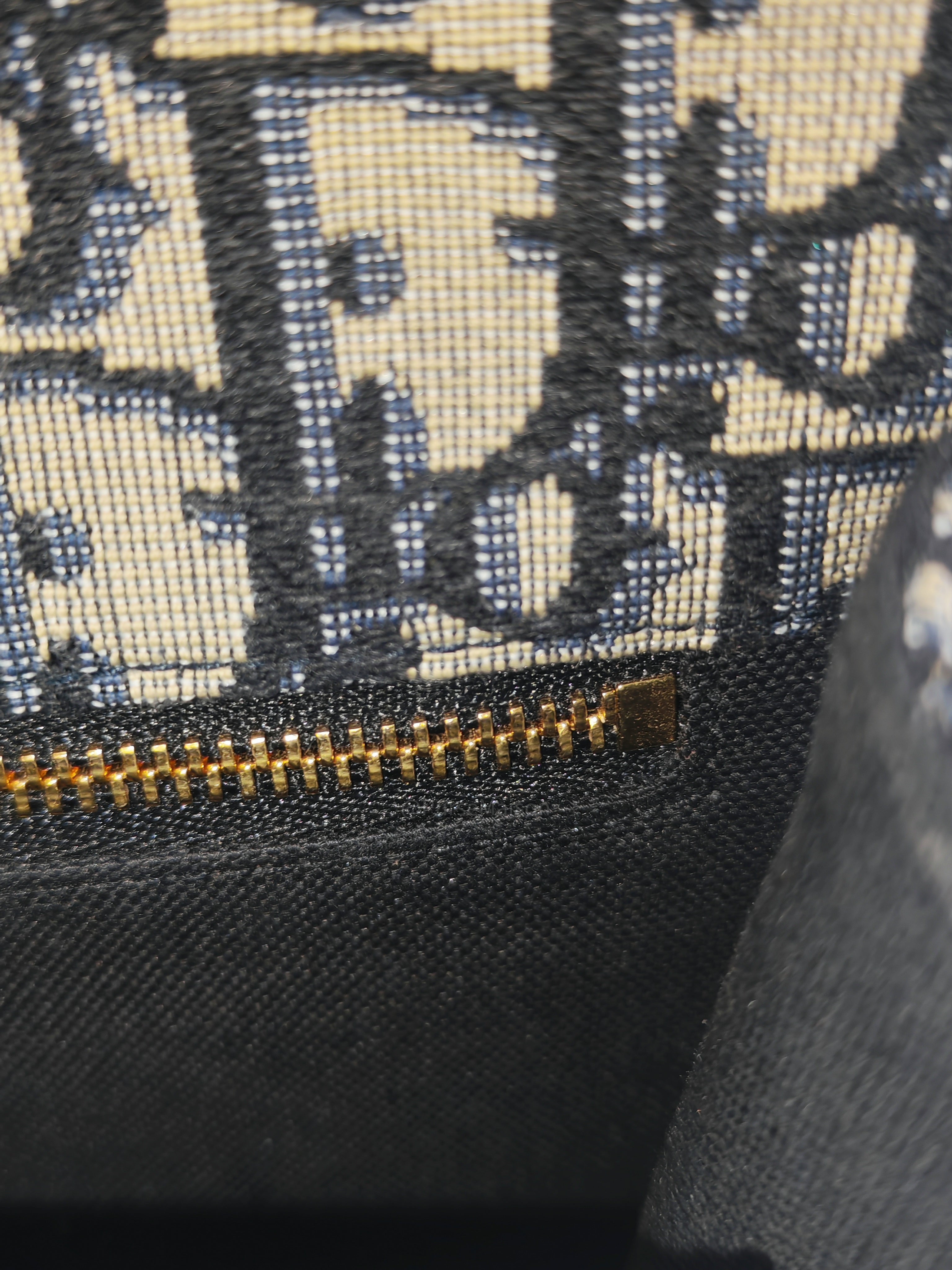 Christian Dior 30 Montaigne Bag in BLue Dior Oblique Jacquard Canvas and Gold Hardware