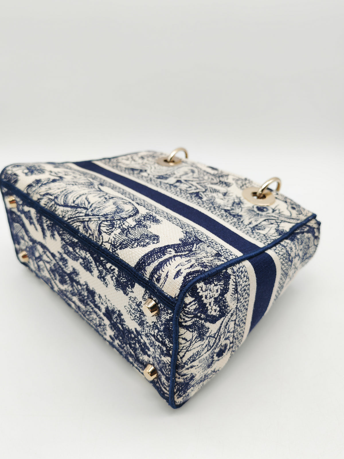Christian Dior Lady D-Lite Medium in Toile De Jouy Embroidery Canvas and Light Gold Hardware