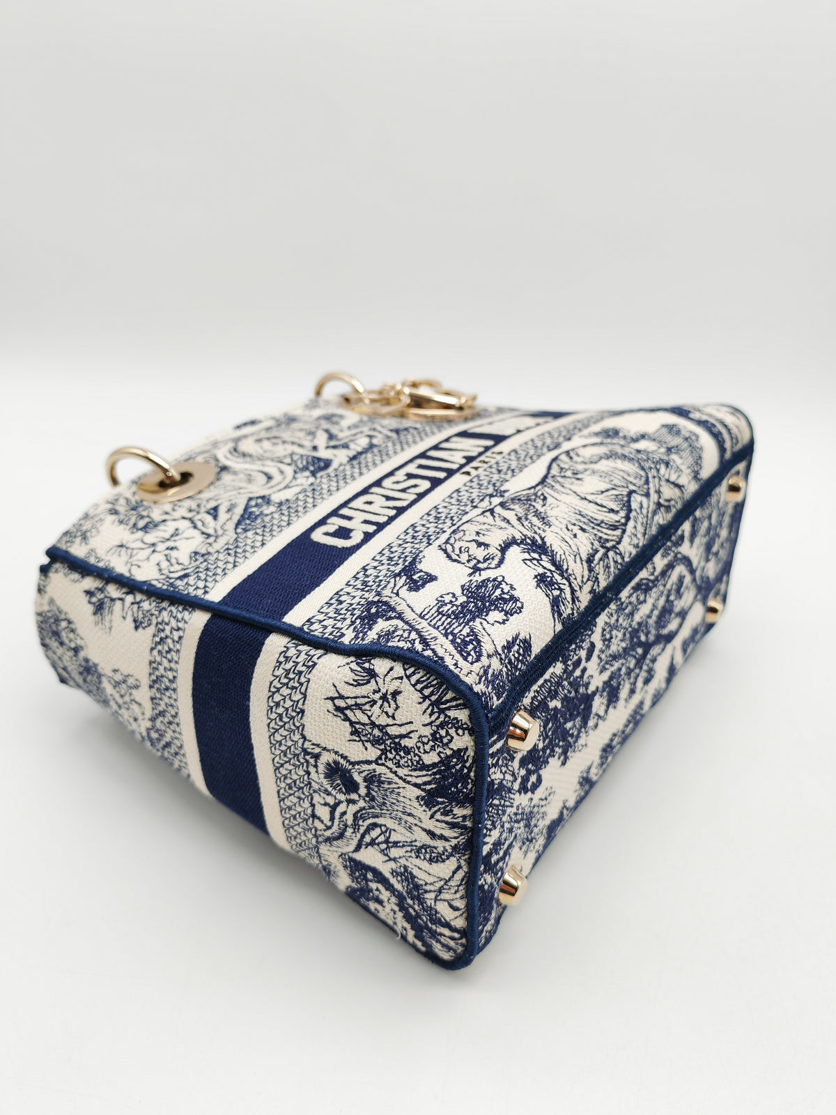 Christian Dior Lady D-Lite Medium in Toile De Jouy Embroidery Canvas and Light Gold Hardware