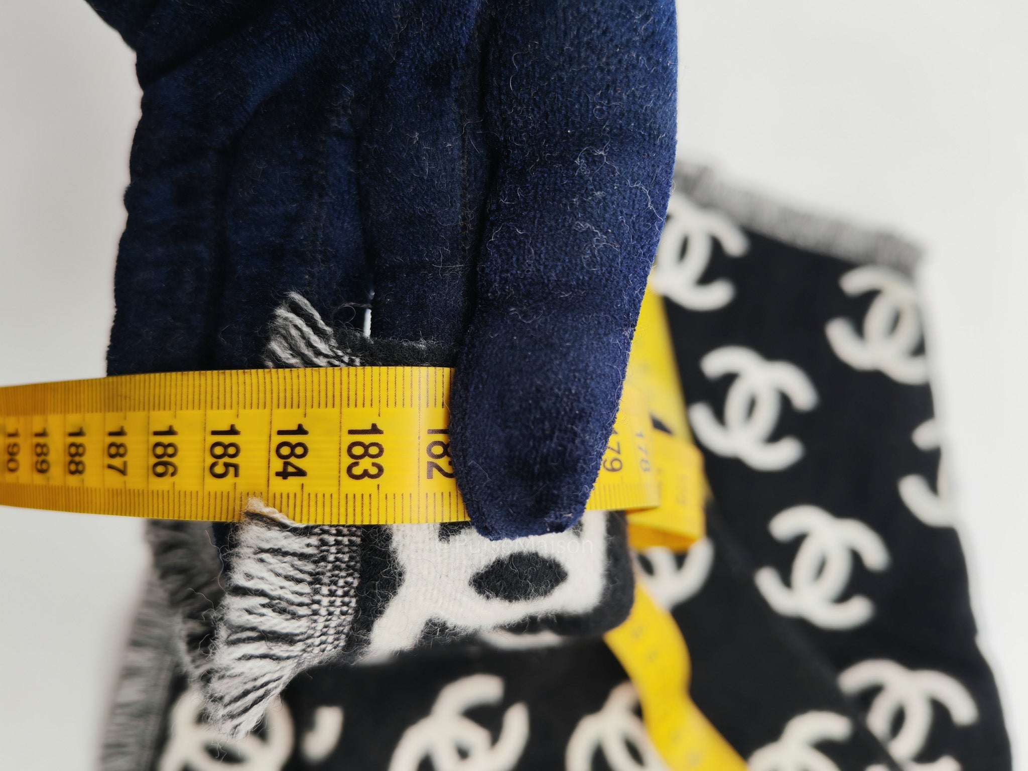 CC Logo Wool Cashmere Scarf Reversible in Black and White