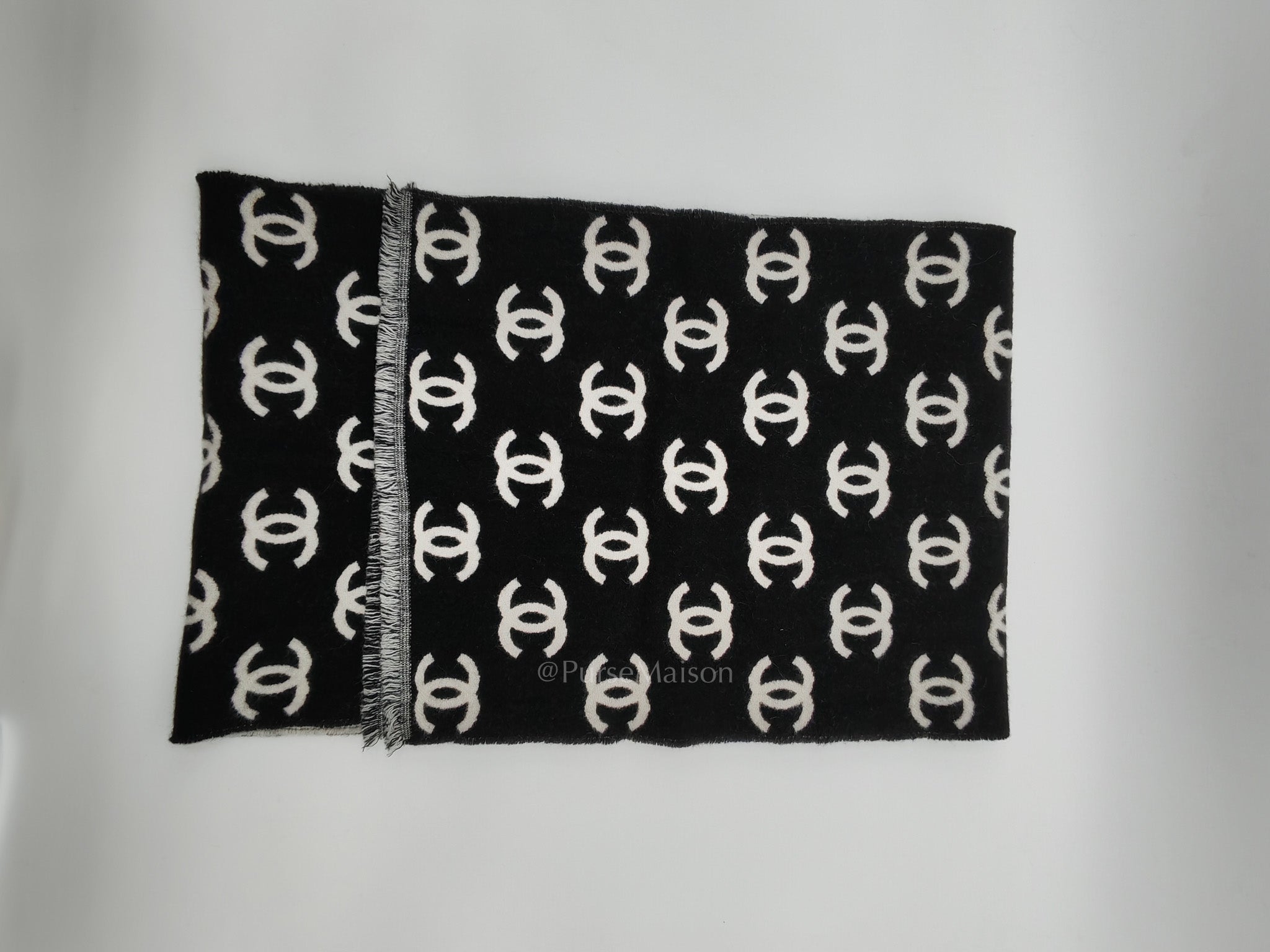 CC Logo Wool Cashmere Scarf Reversible in Black and White