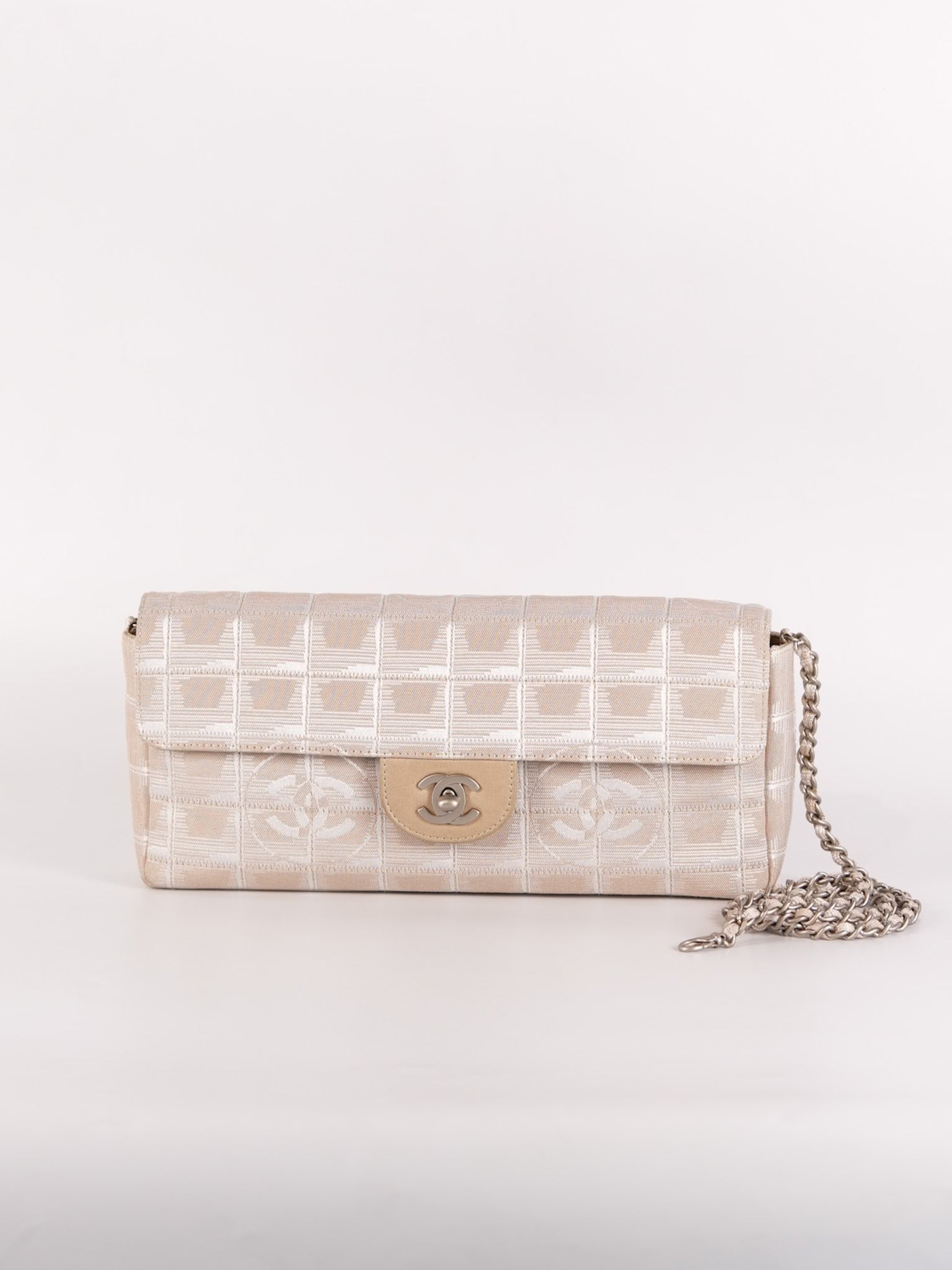 Vintage Travel Line Flap in Beige Canvas and Silver Hardware Shoulder Bag Series 6
