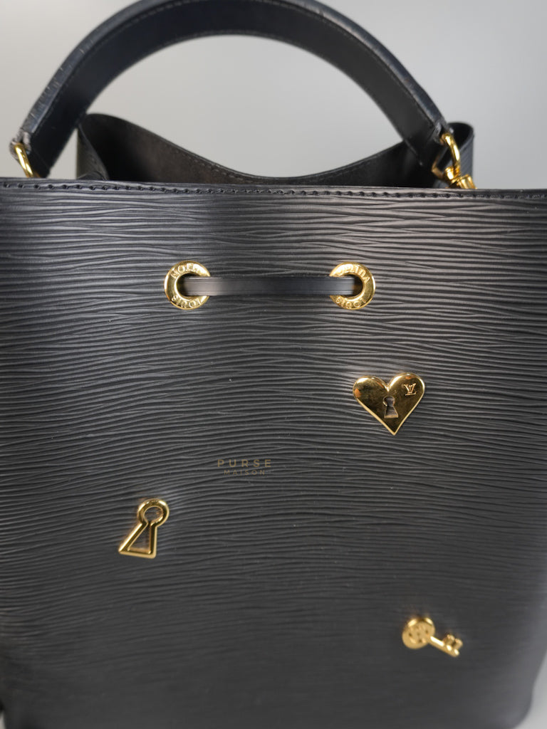 Neo Neo Love Lock Epi Leather Bag (Date Code: SR0159)