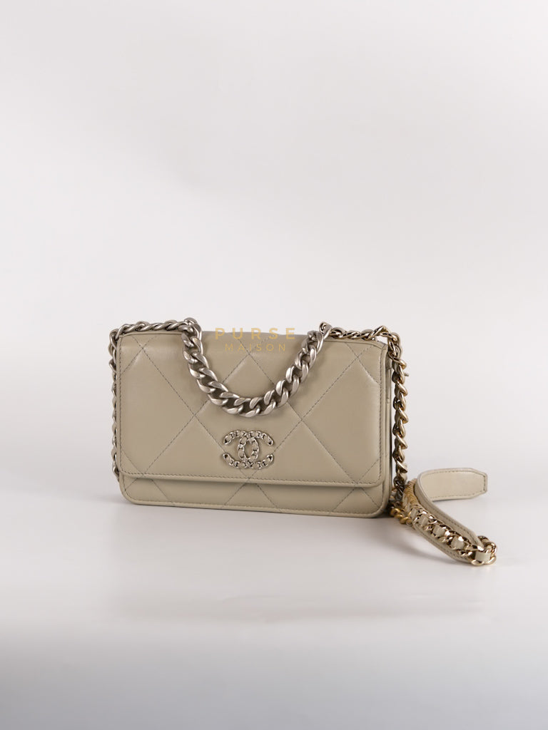 19 Wallet on Chain Light Gray in Mixed Hardware (Microchip)