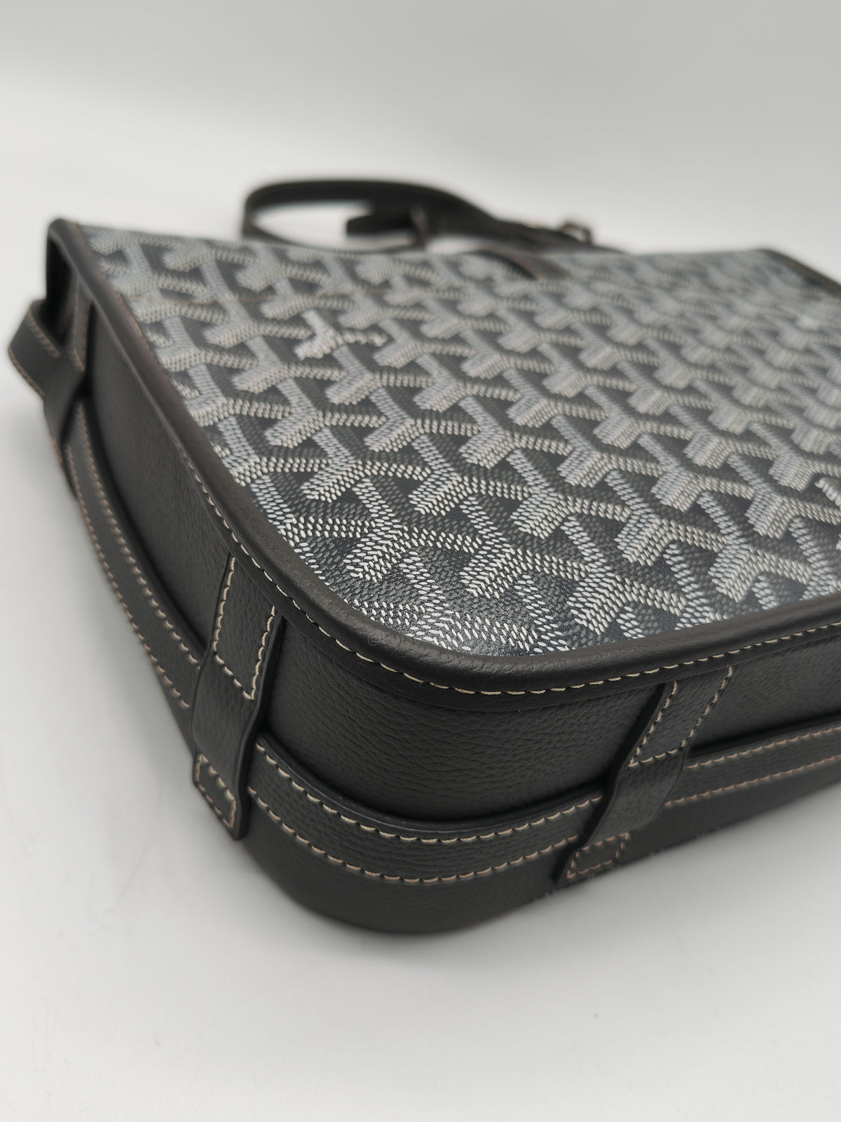 Goyard Belvedere Limited Edition in Gray Goyardine Canvas Messenger Bag