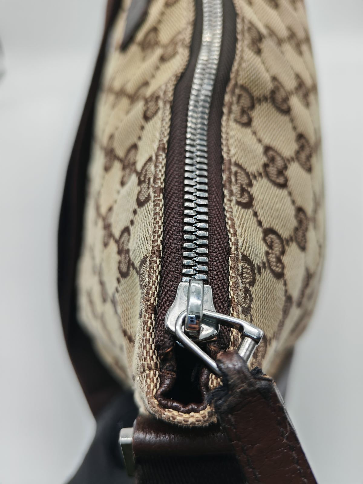 Gucci Zip Messenger Shoulder Bag in Monogram GG Canvas and Silver Hardware