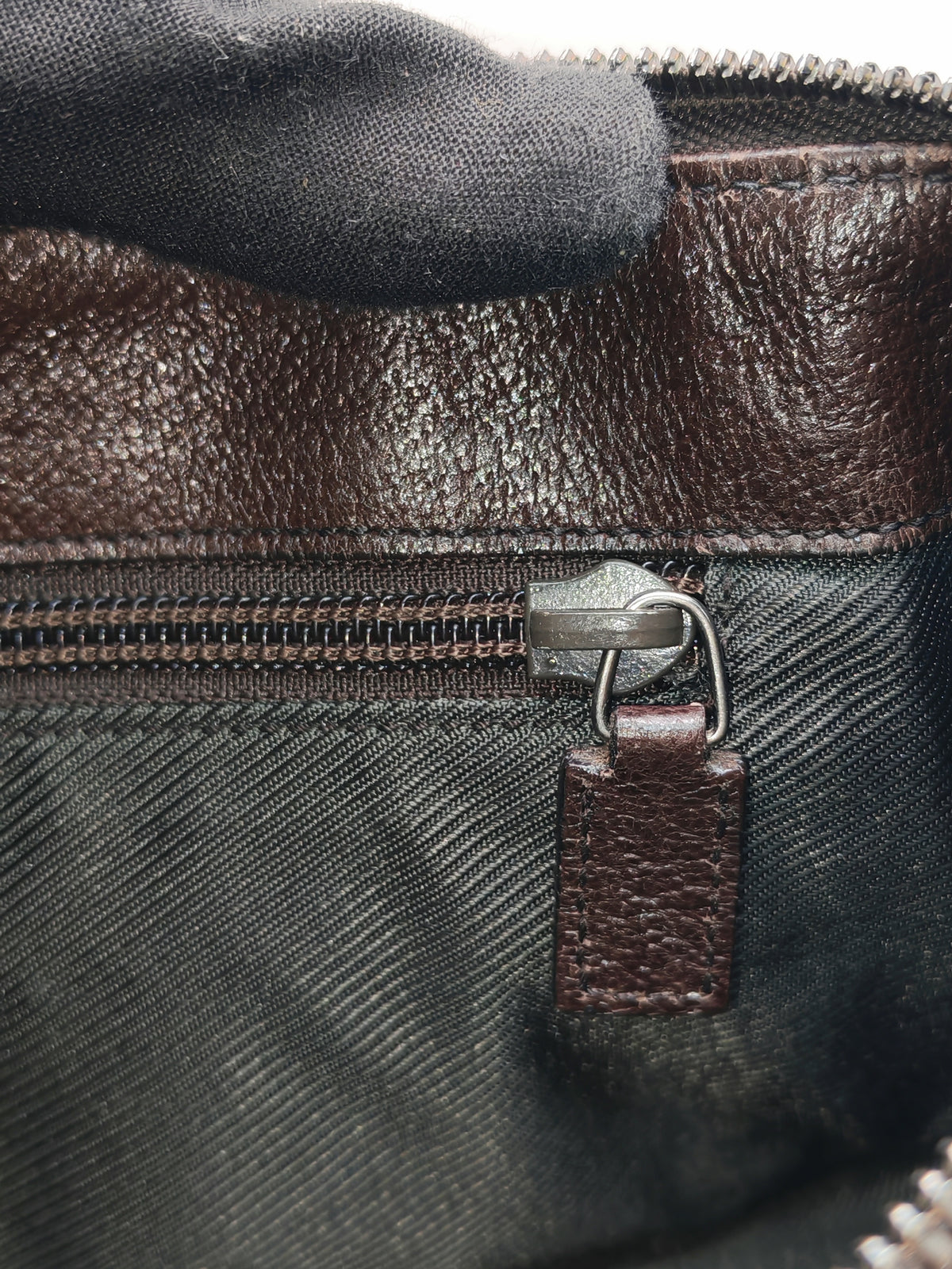 Gucci Zip Messenger Shoulder Bag in Monogram GG Canvas and Silver Hardware