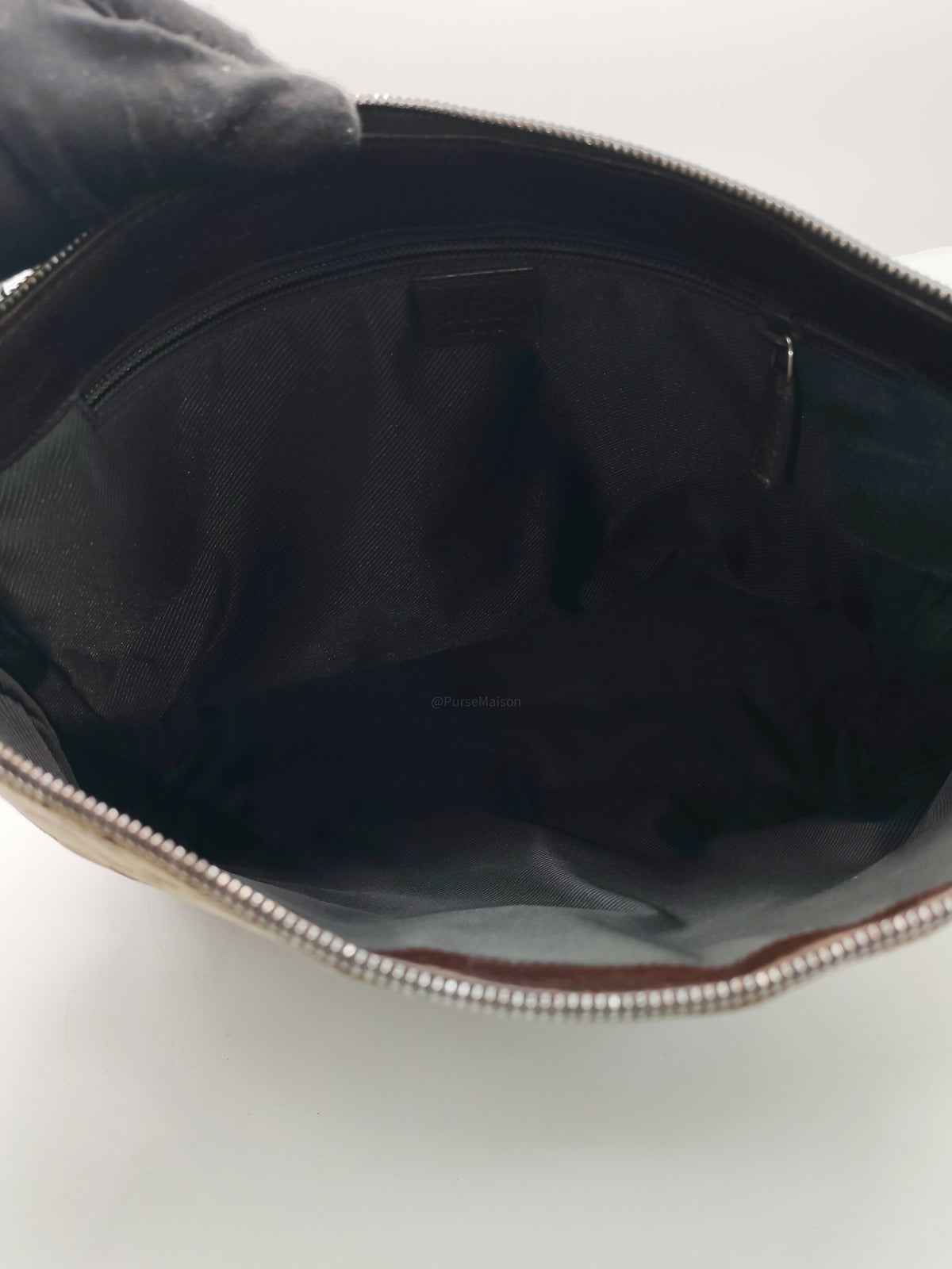 Gucci Zip Messenger Shoulder Bag in Monogram GG Canvas and Silver Hardware